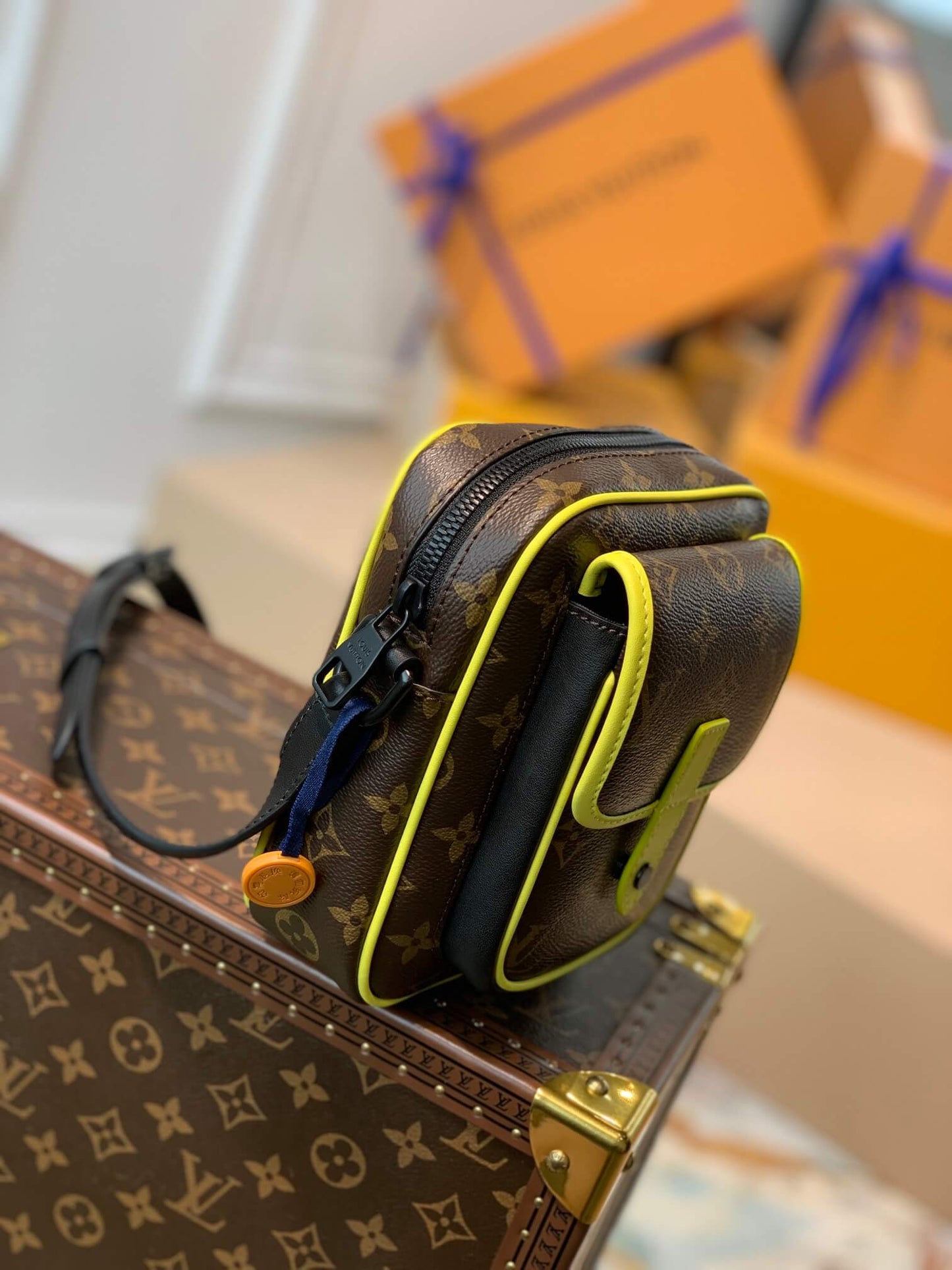m69404 wearable wallet shoulder bag cross body bags yellow cowhide monogram