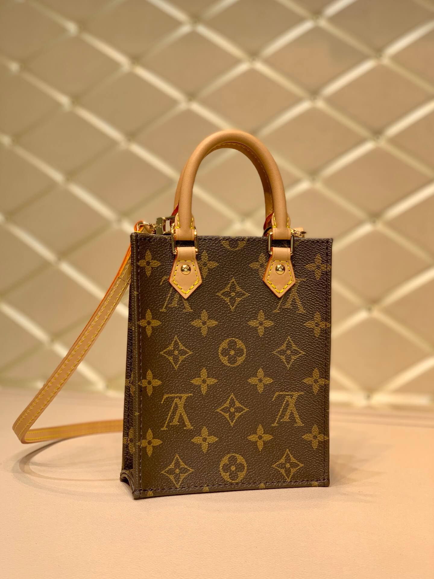 louis vuitton lv m69442 petit sac plat