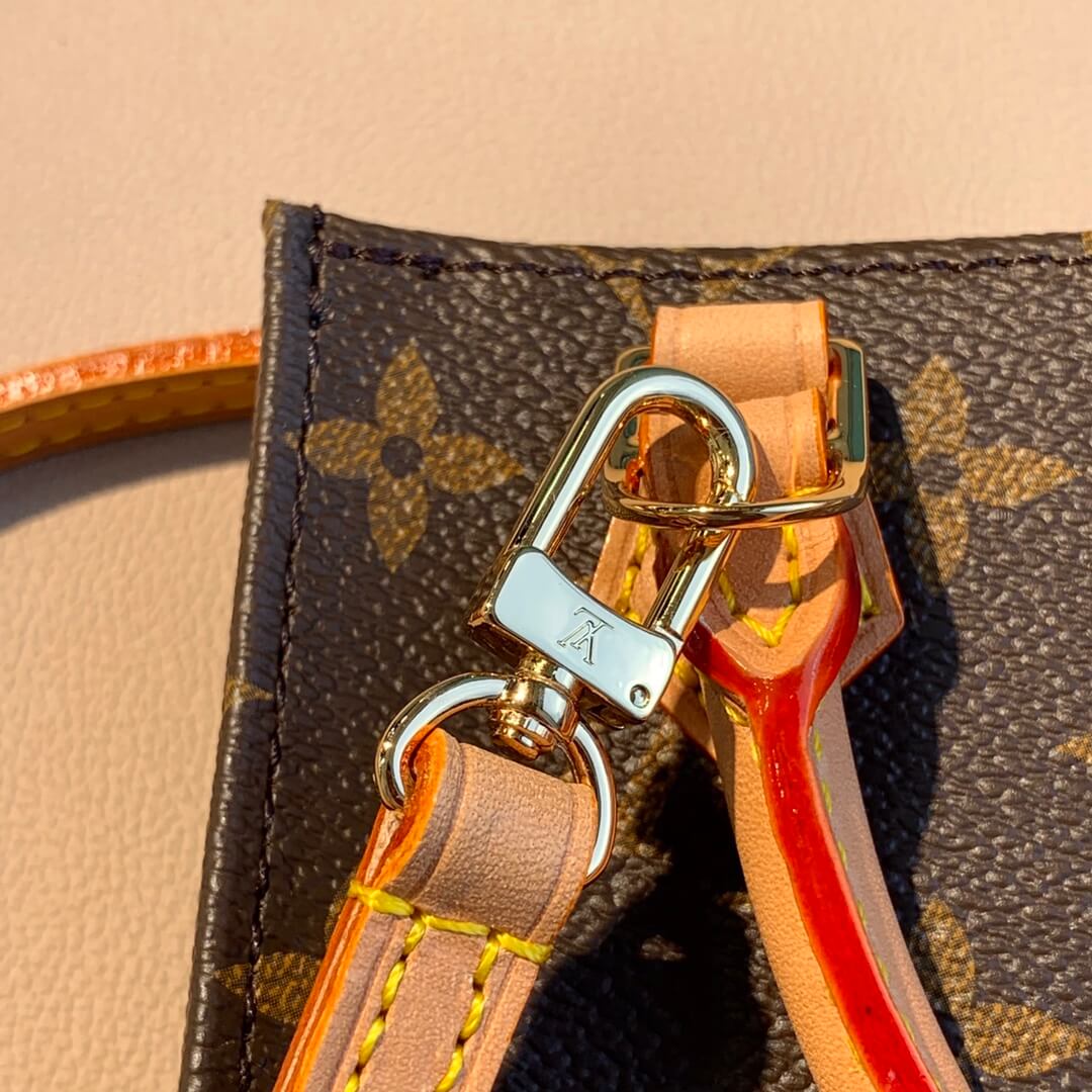 louis vuitton lv m69442 petit sac plat