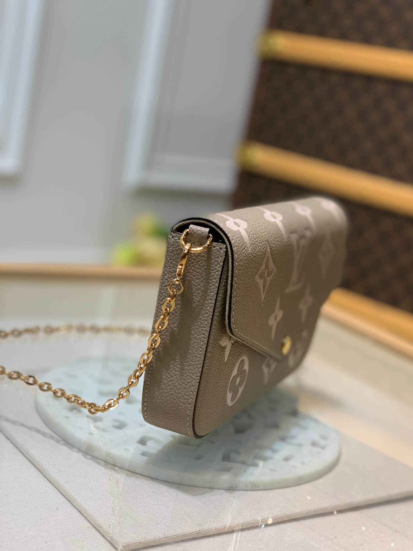 m69977 felicie pochette clutch bag shoulder bag monogram empreinte apricot