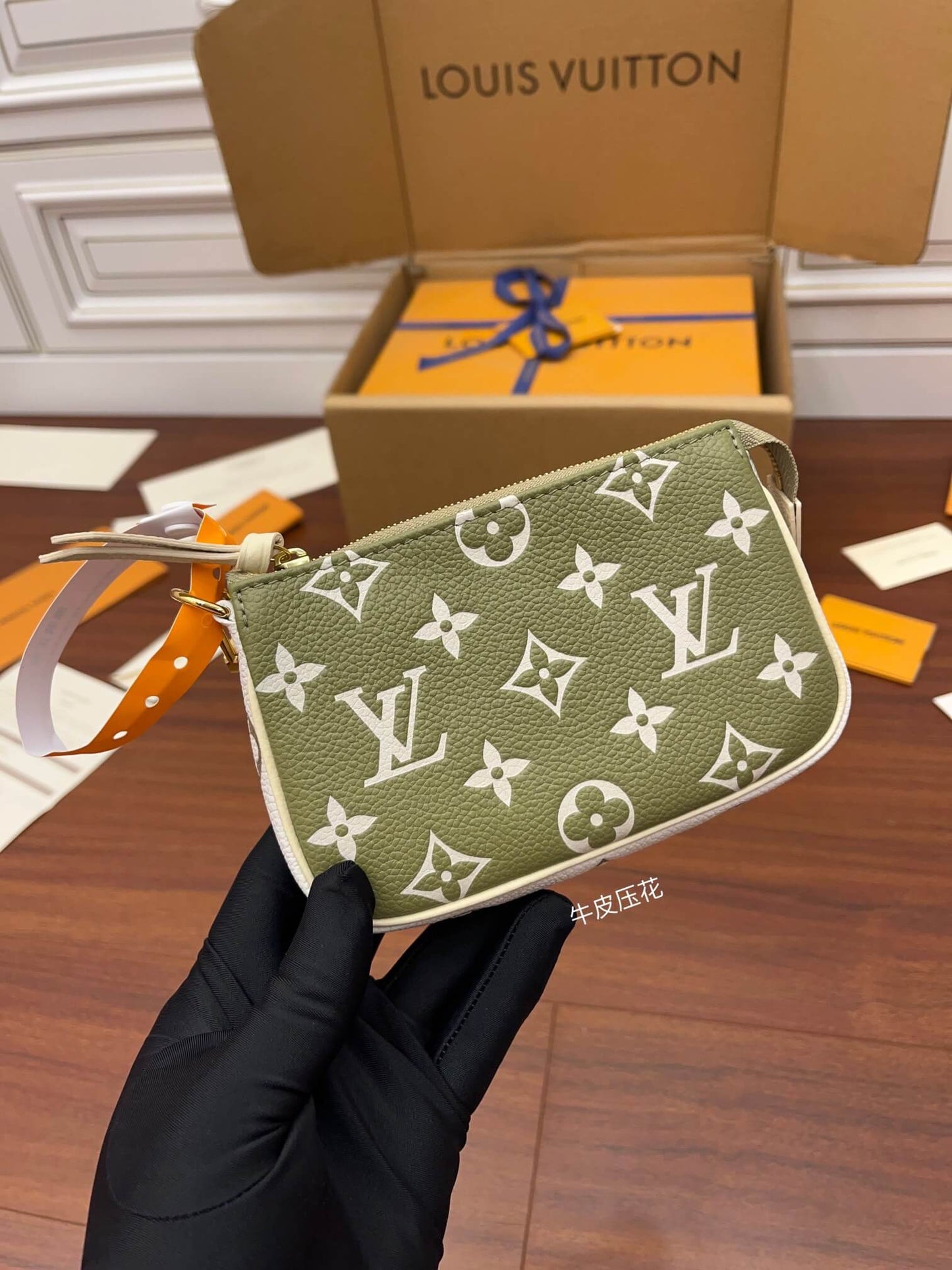 lv m81284 mini pochette accessoires