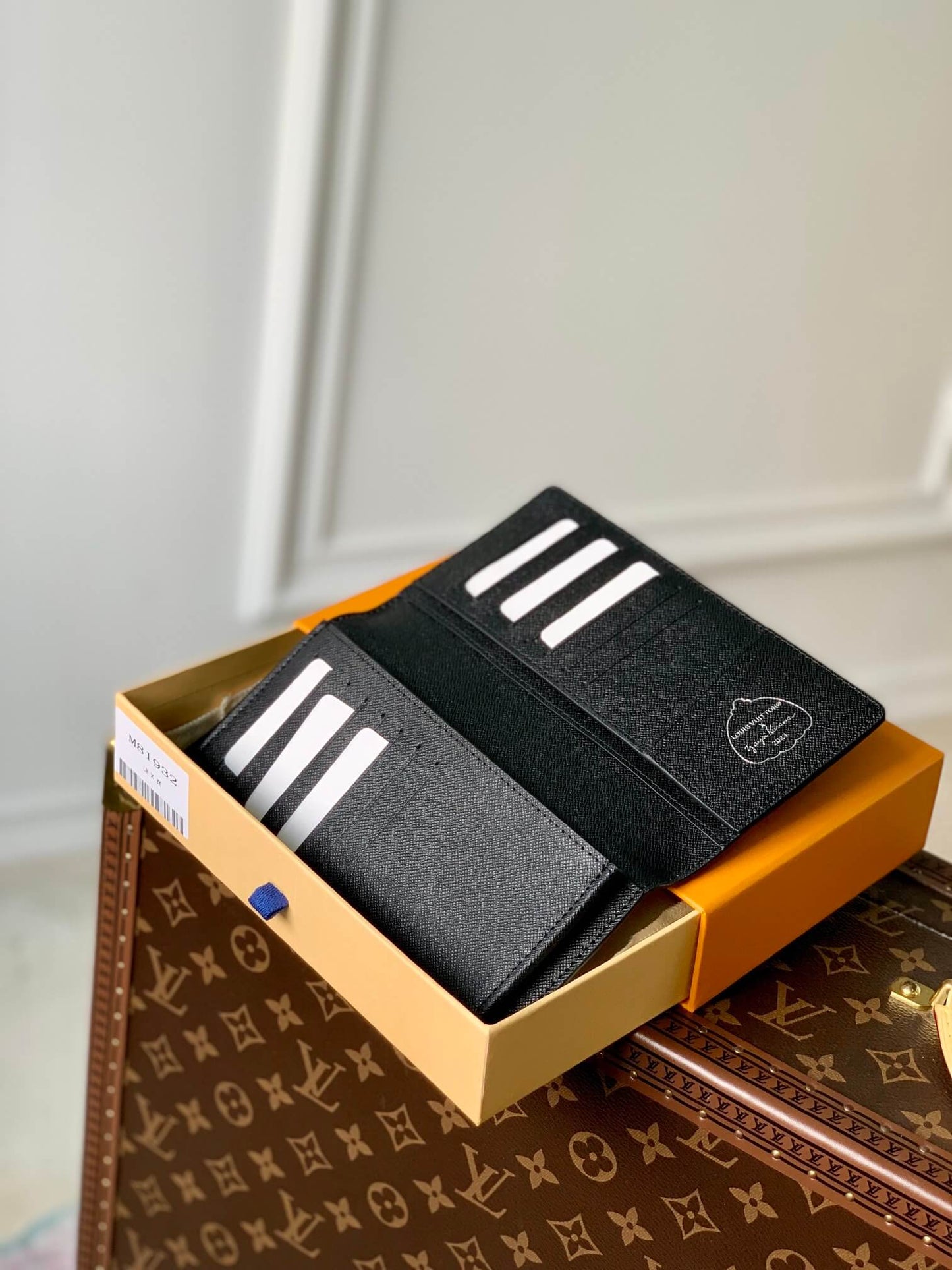 m81932 yk portefeuille brazza wallet black