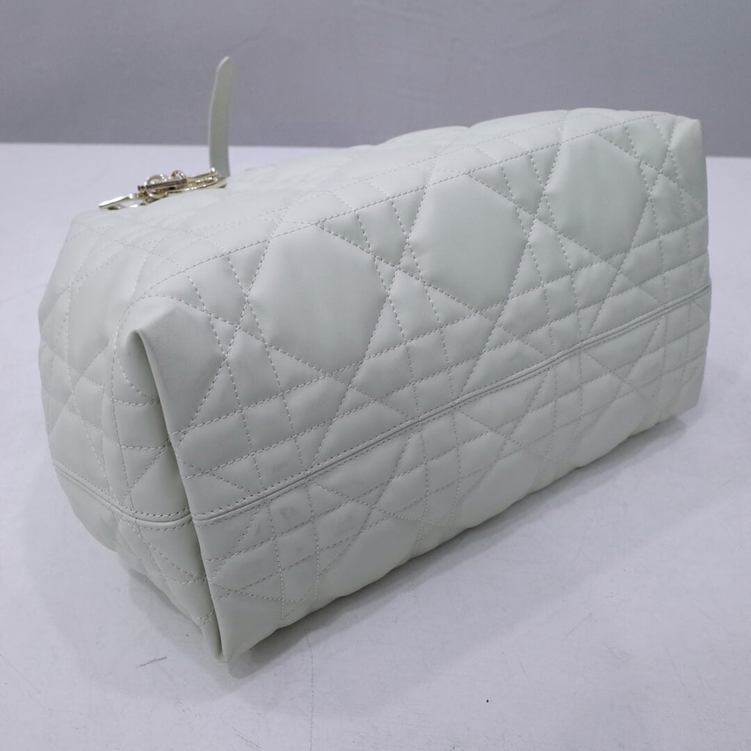 do medium dior toujours bag white macrocannage calfskin m2821oshj_m900