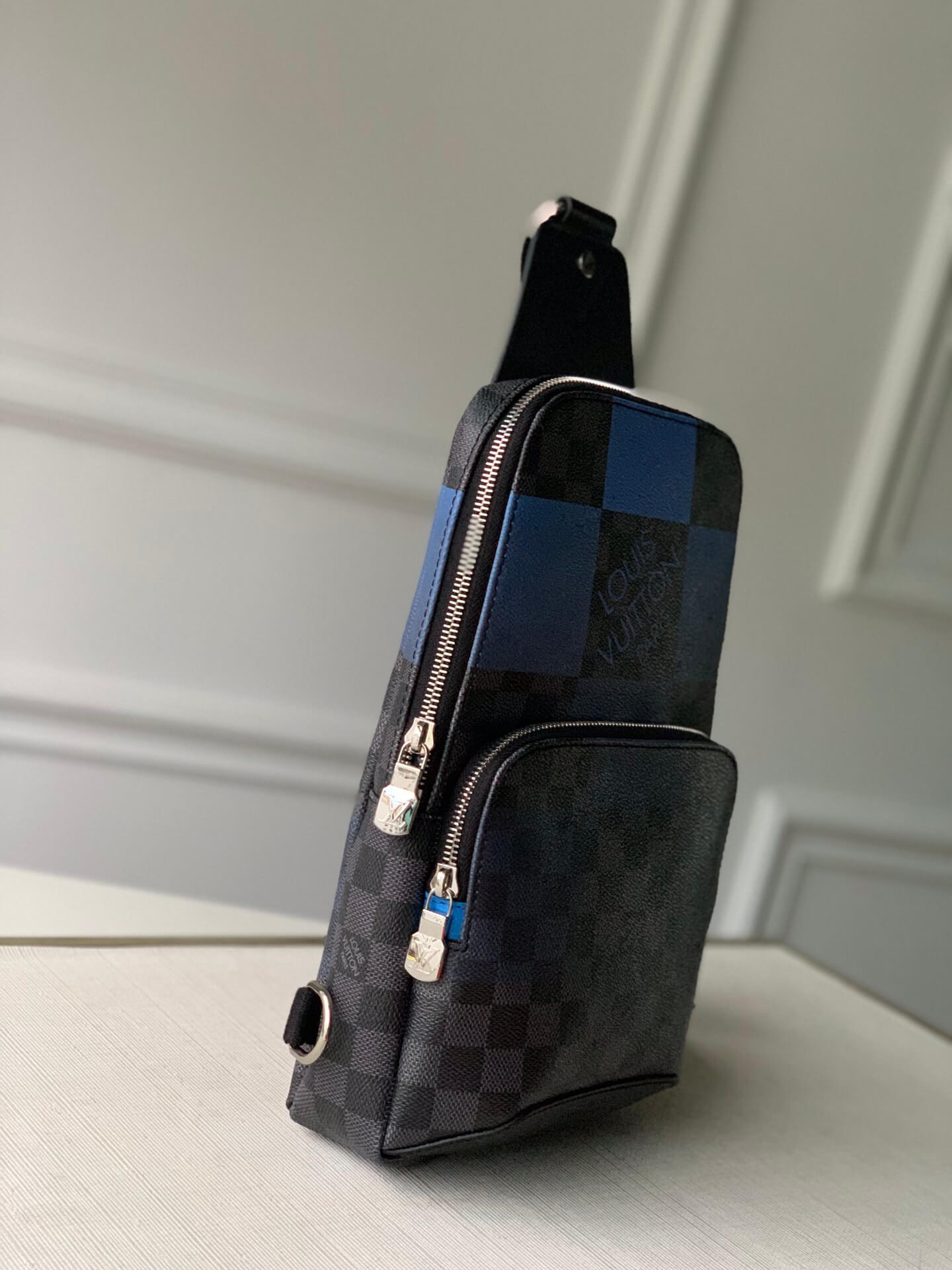 n40403 avenue damier graphite giant chest bag cross body bags blue calfskin mens bag