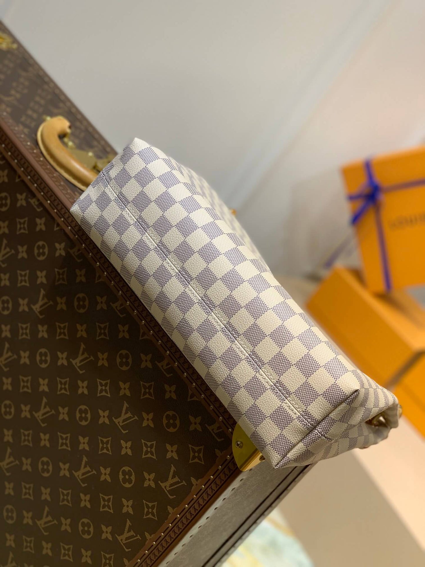 lv n42249 graceful pm small size white pink