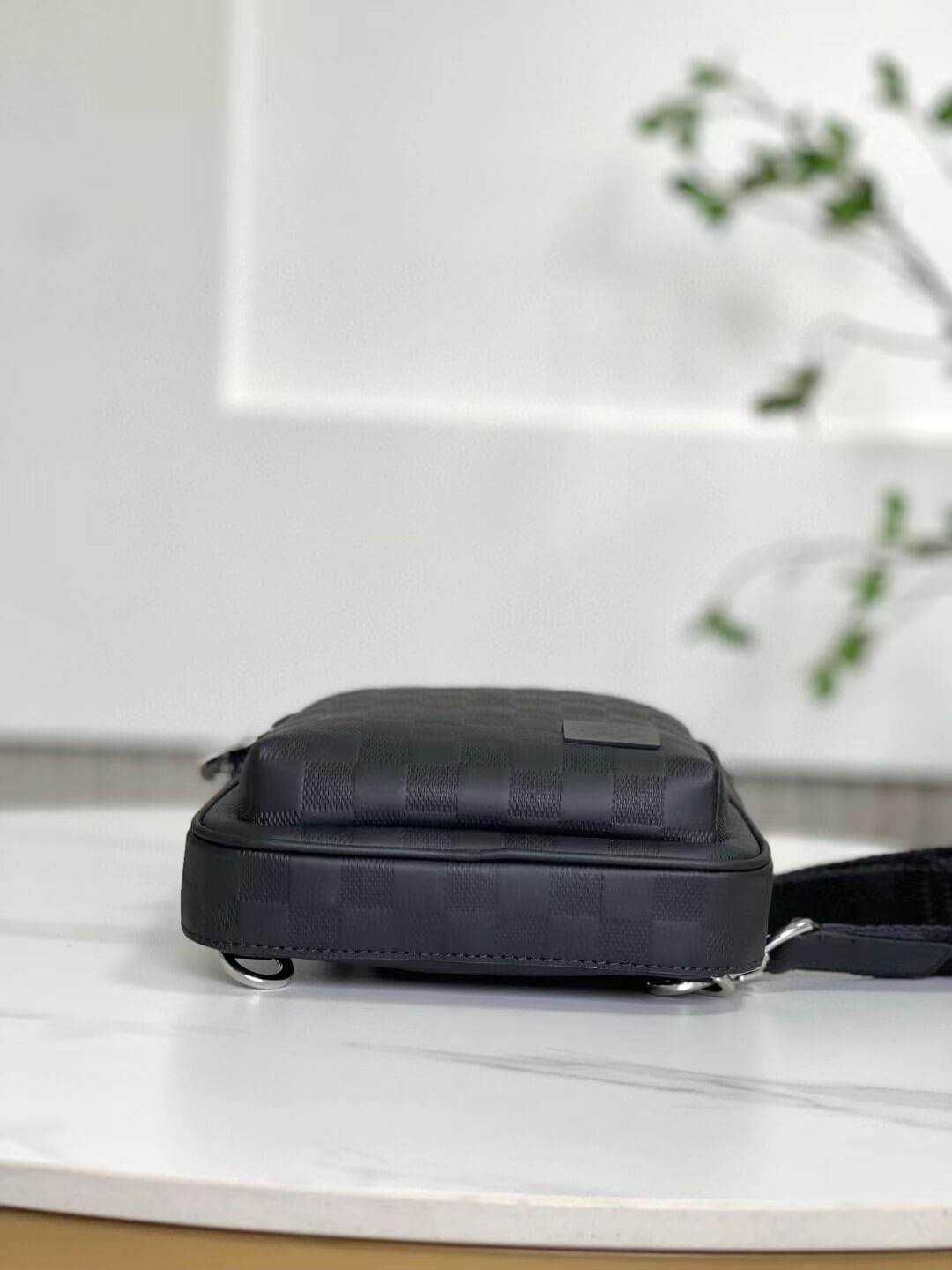 n45303 avenue slingbag nm men bag black