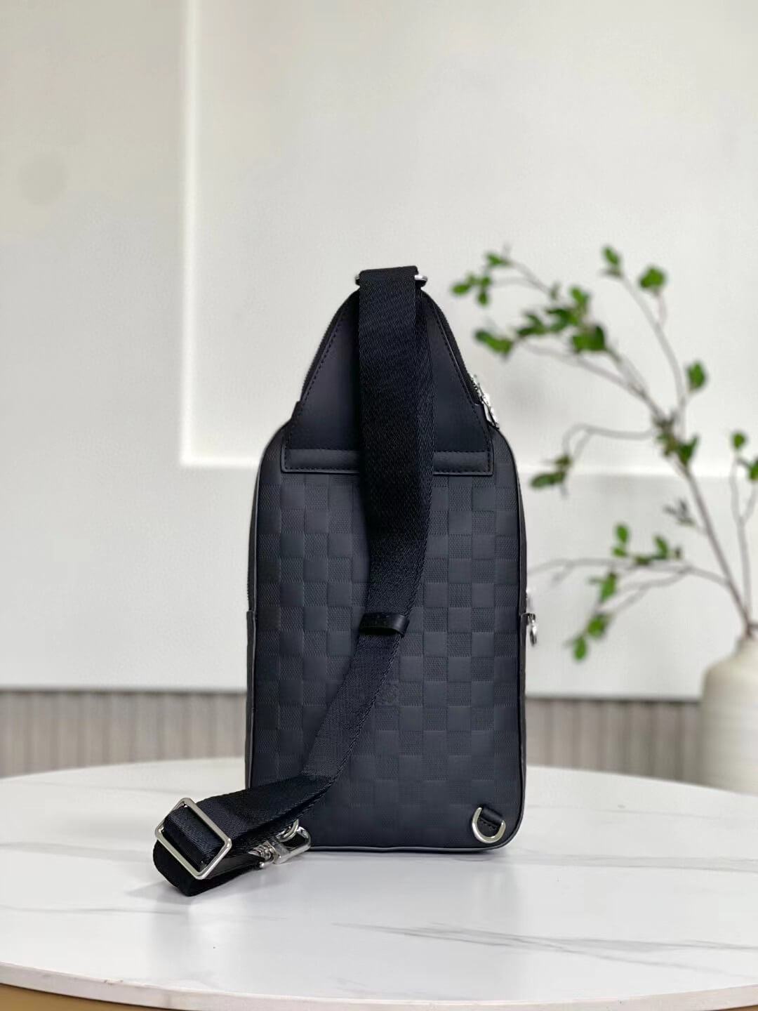 n45303 avenue slingbag nm men bag black