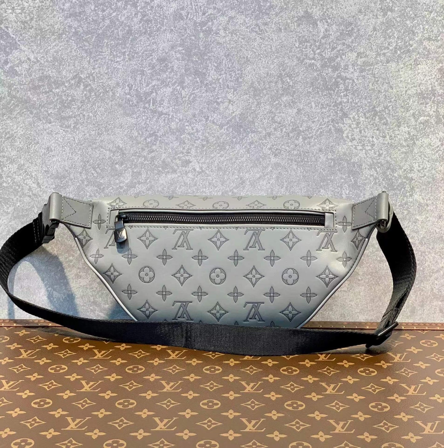 n46035 mens bag cross body bags fanny pack cowhide dirty white