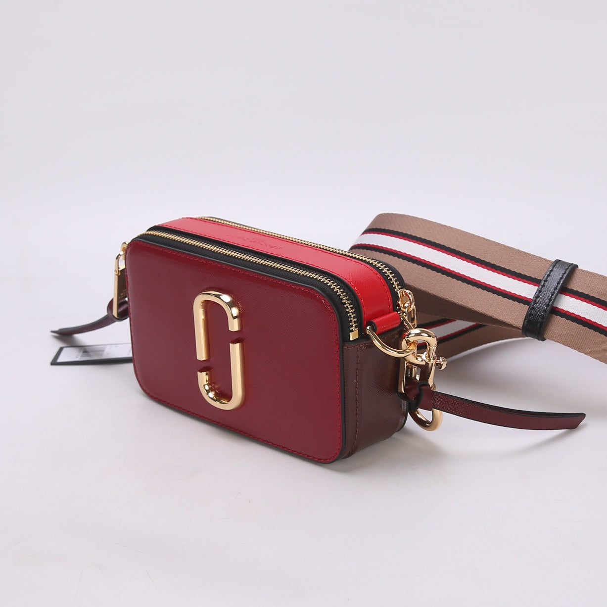 snapshot no118 maroon red wine