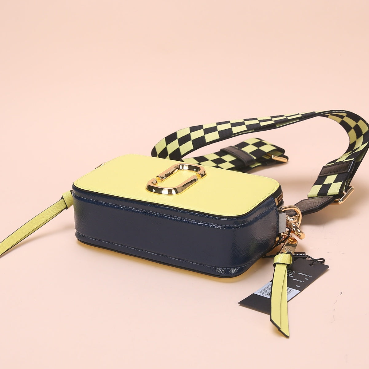 snapshot no122 yellow