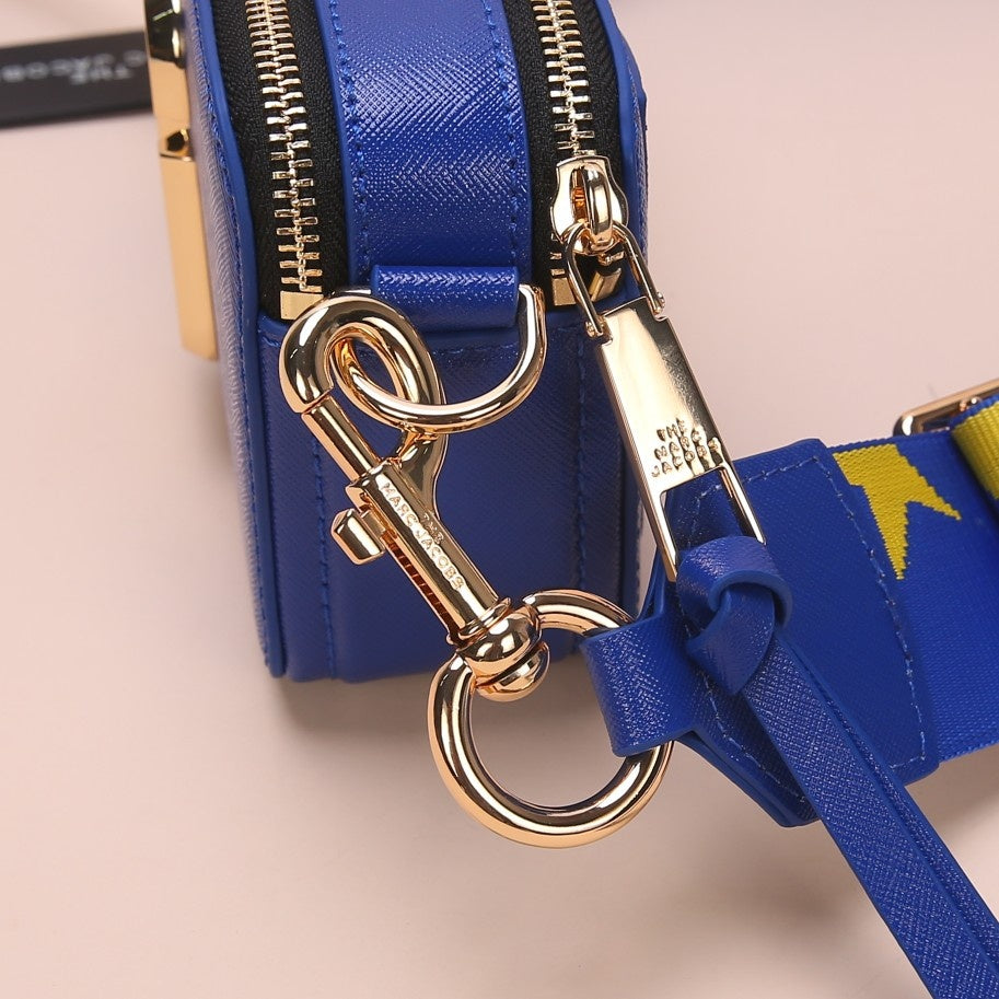 snapshot no123 blue yellow