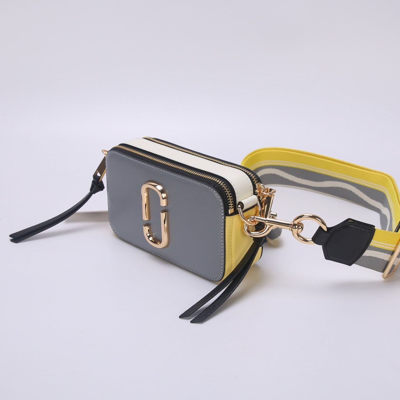 snapshot no128 yellow grey black