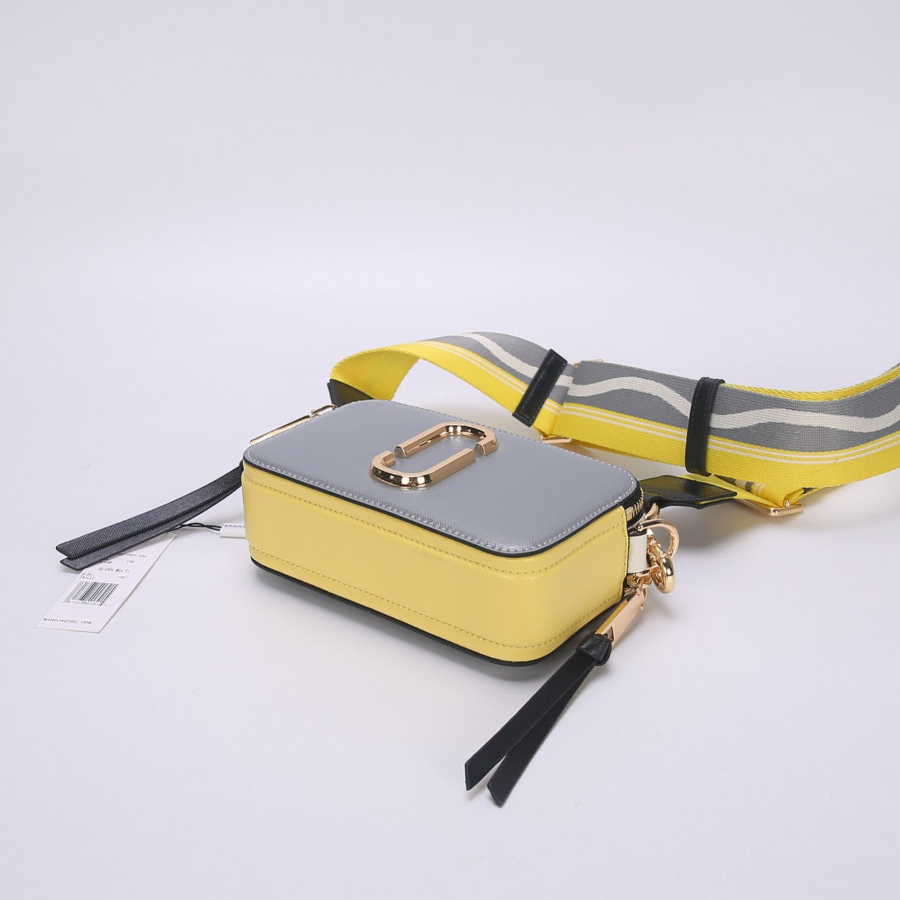 snapshot no128 yellow grey black