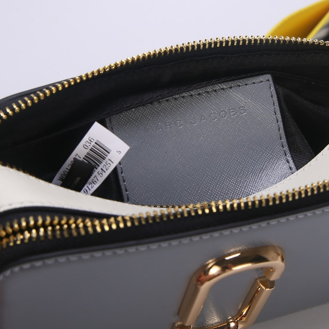 snapshot no128 yellow grey black