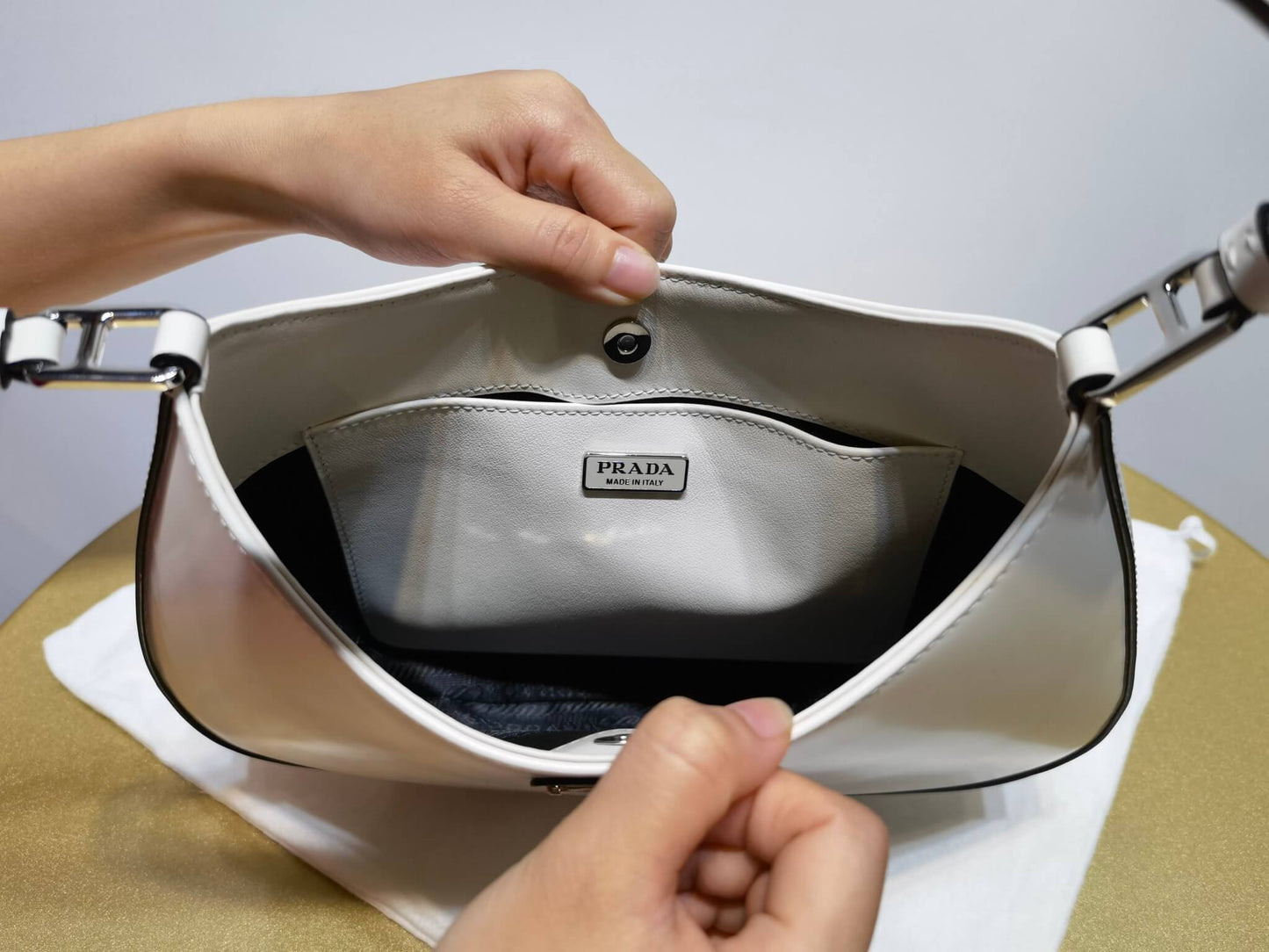 pra 1bc499 cleo brushed leather shoulder bag white