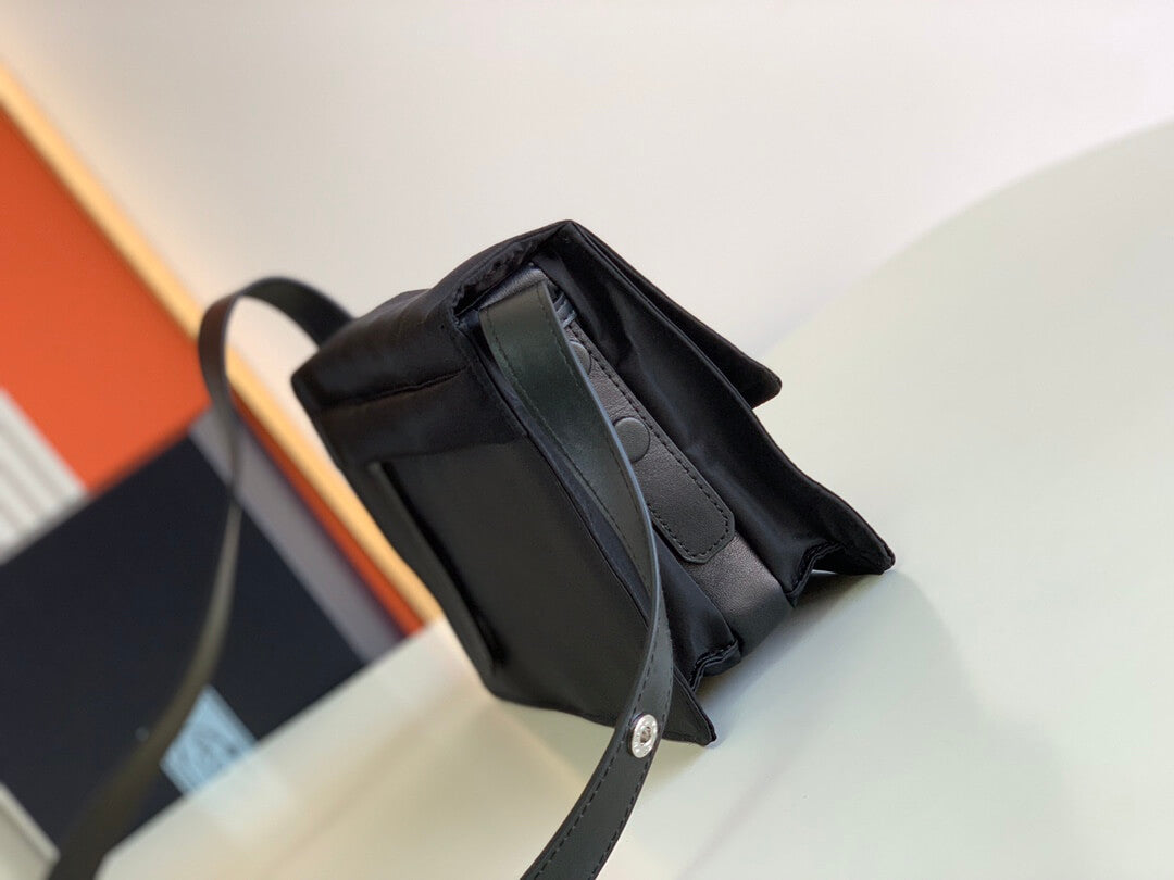 pra 1bd313 black small padded re nylon shoulder bag