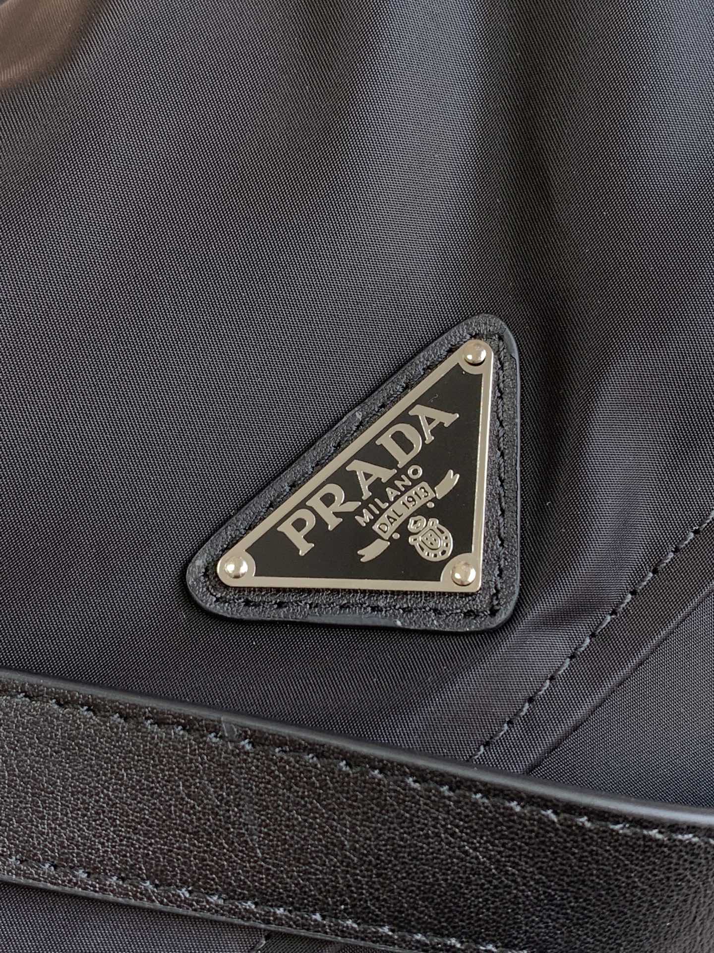 pra 1bd313 black small padded re nylon shoulder bag