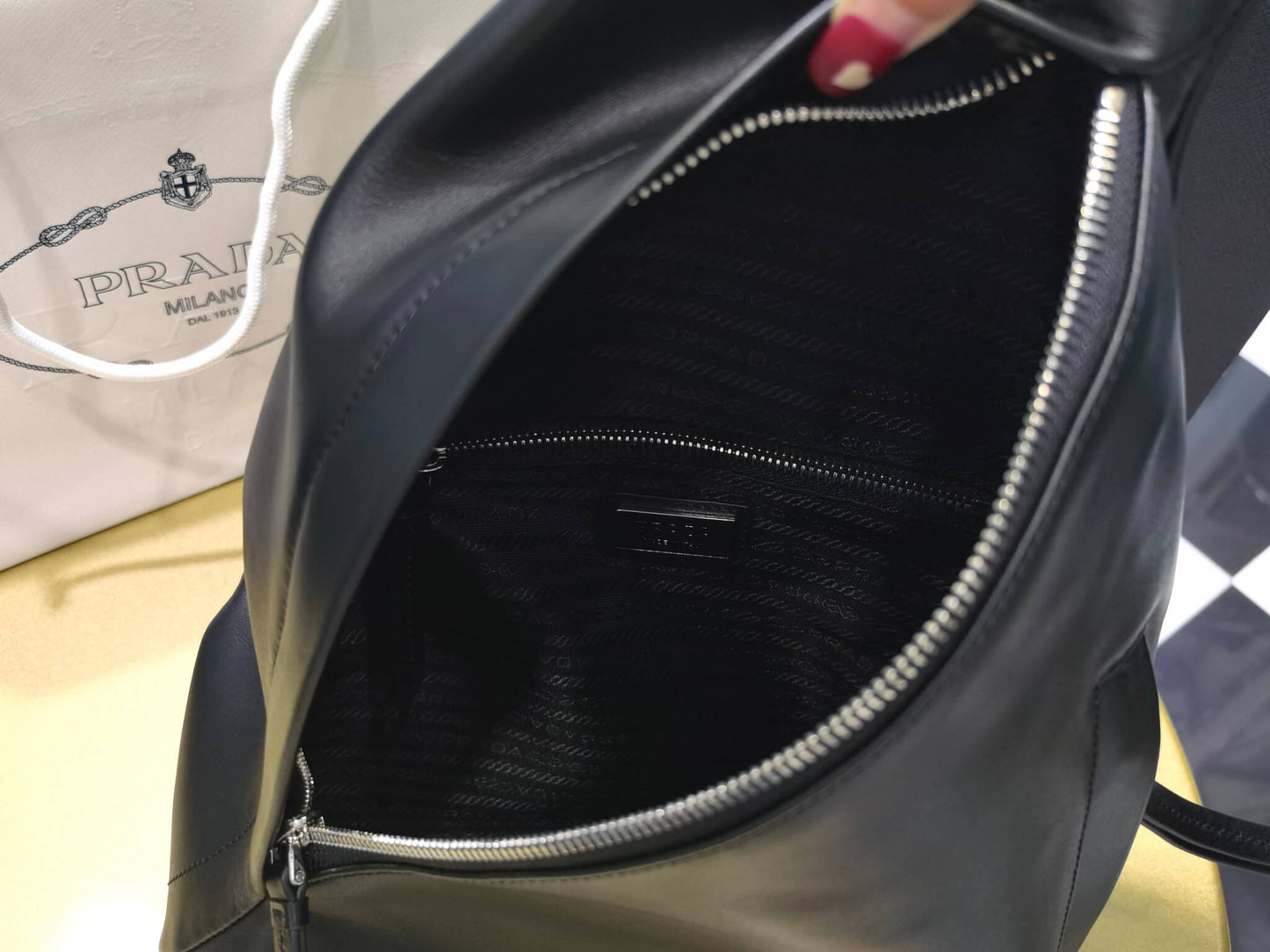 pra 2vz092 full leather backpack black