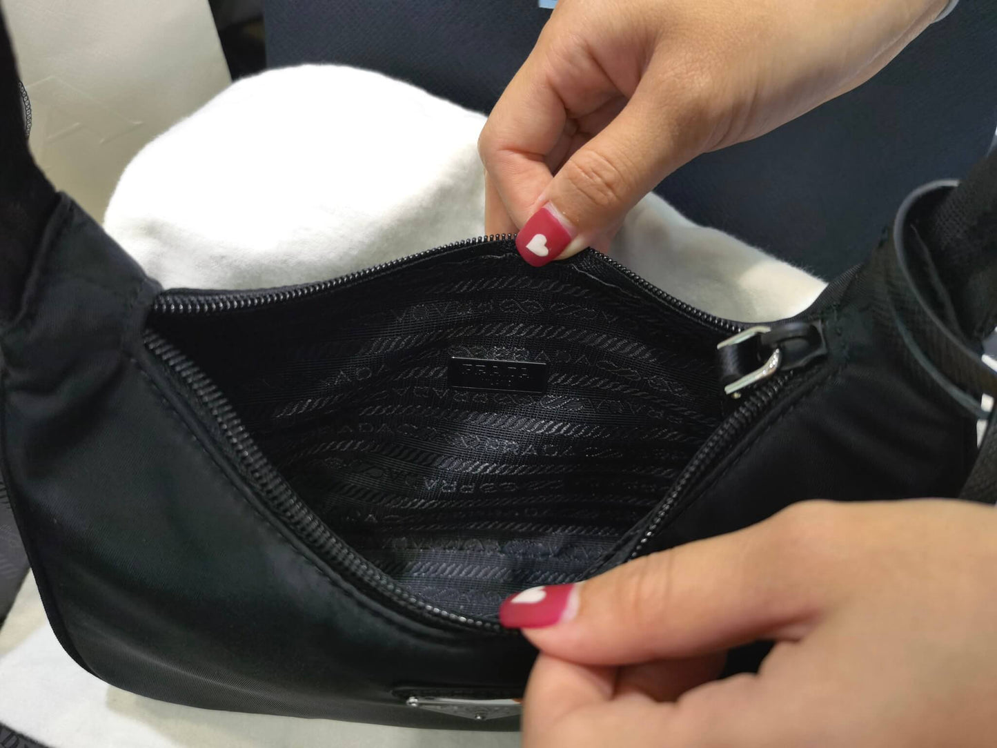 pra re nylon prada re edition 2000 mini bag axillary pouch black 1ne515