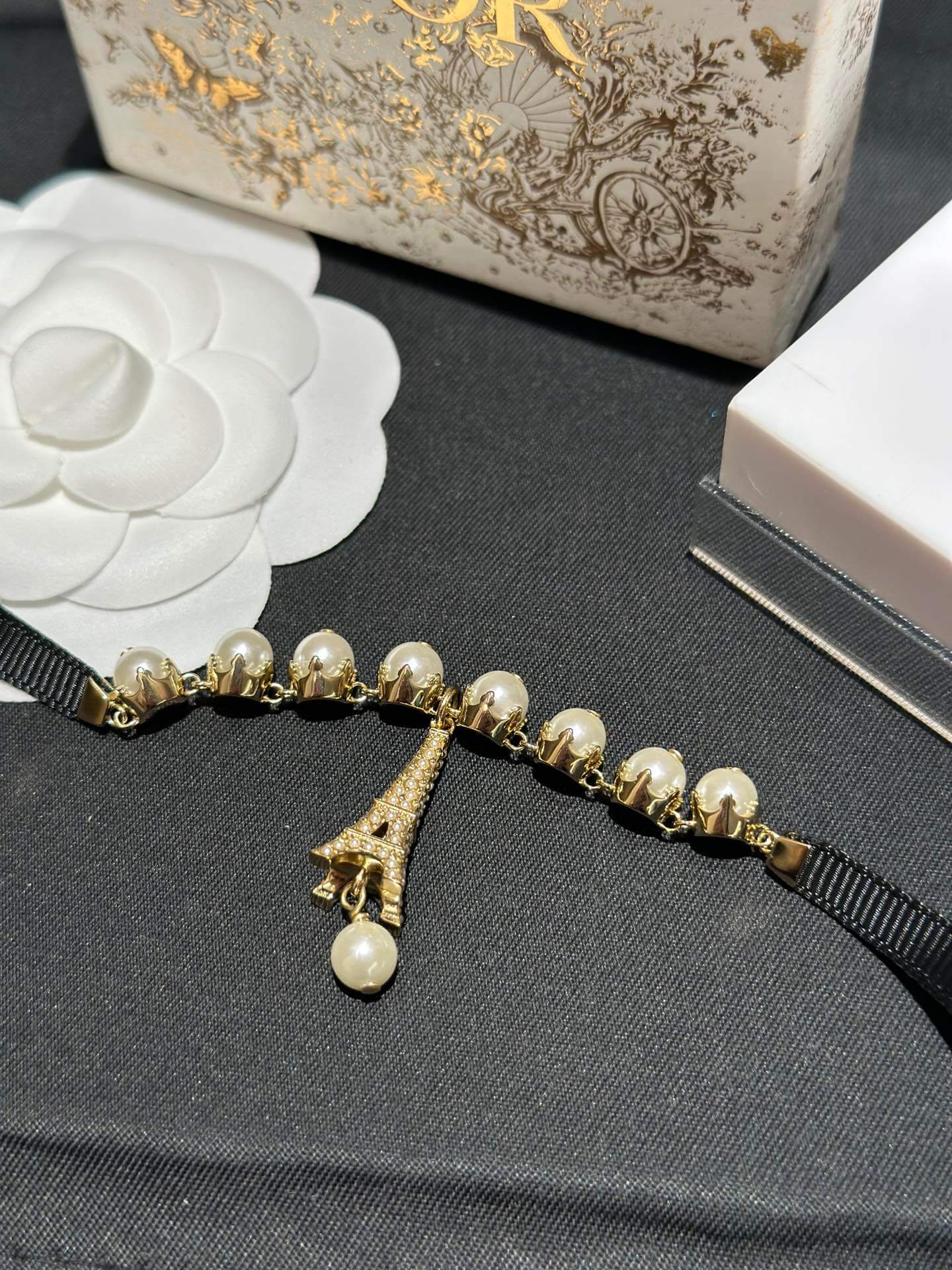 pearl double c diamond necklace versatile fashion celebrity style xlc7