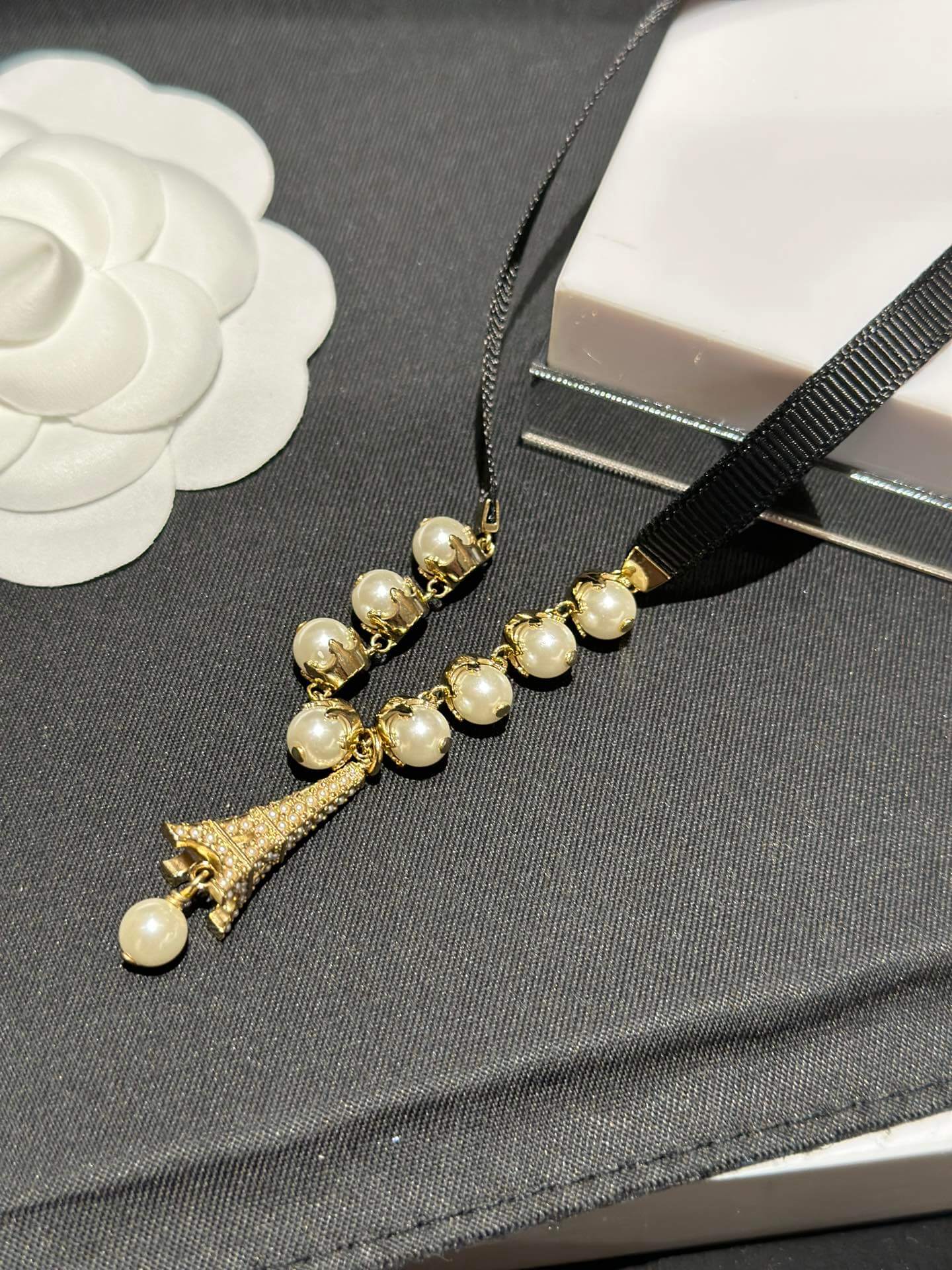 pearl double c diamond necklace versatile fashion celebrity style xlc7