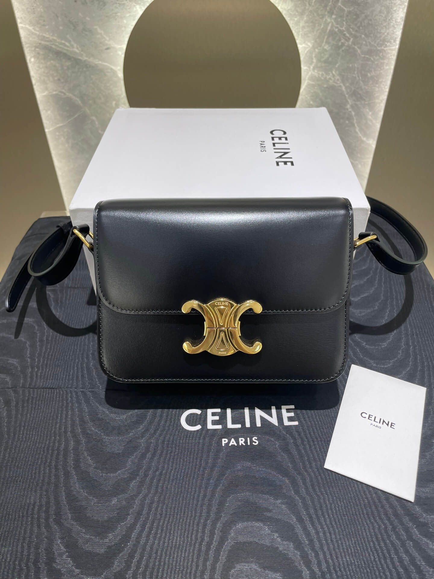 cl 188423 teen triomphe bag in shiny calfskin black