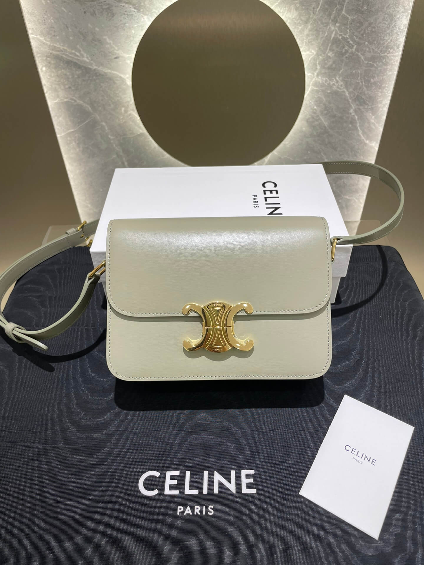 cl 188423 teen triomphe bag in shiny calfskin black