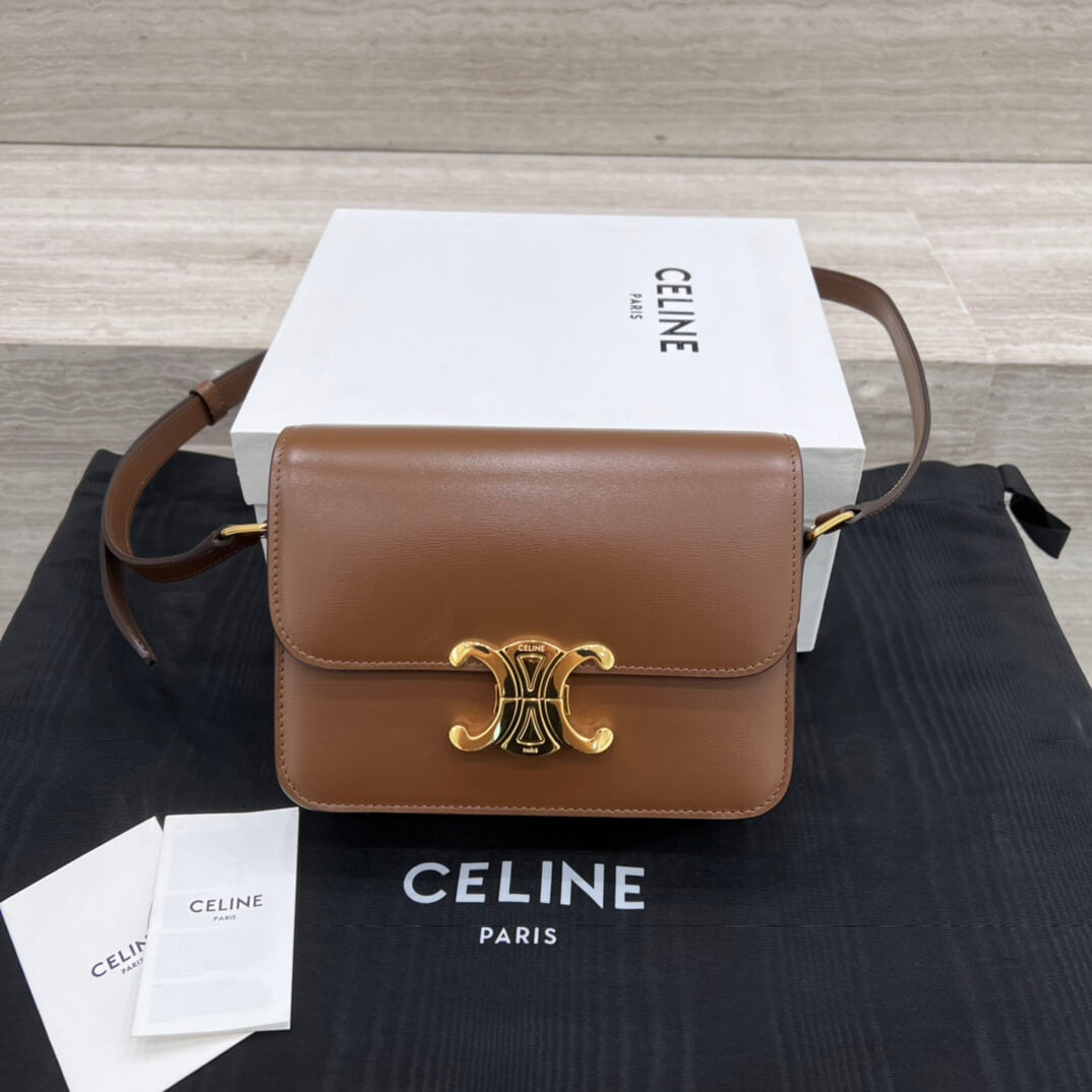 cl 188423 teen triomphe bag in shiny calfskin black