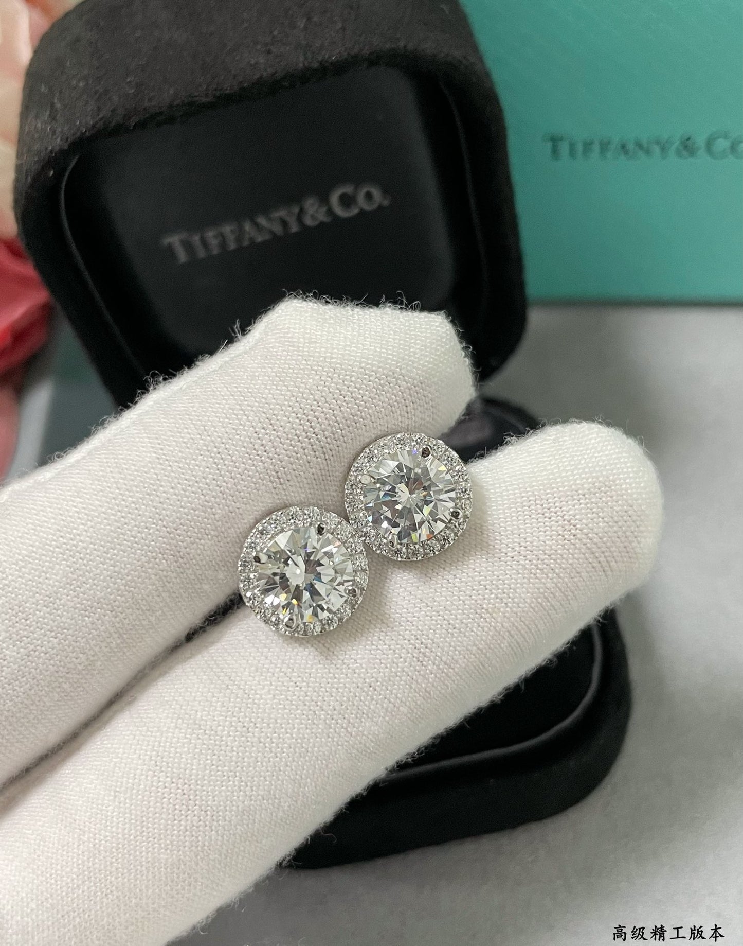 Tiffany round diamond earrings MLD15180