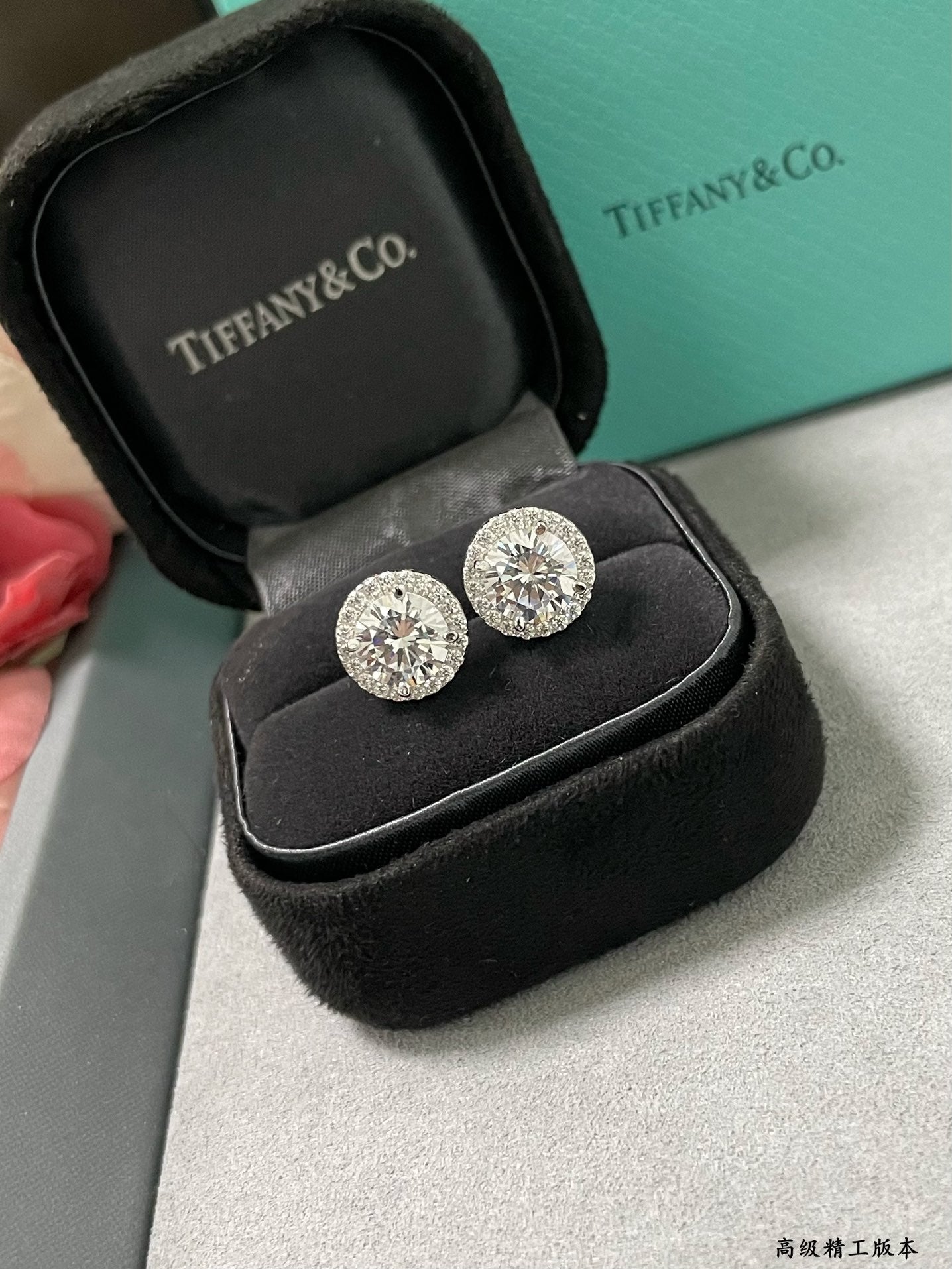 Tiffany round diamond earrings MLD15180