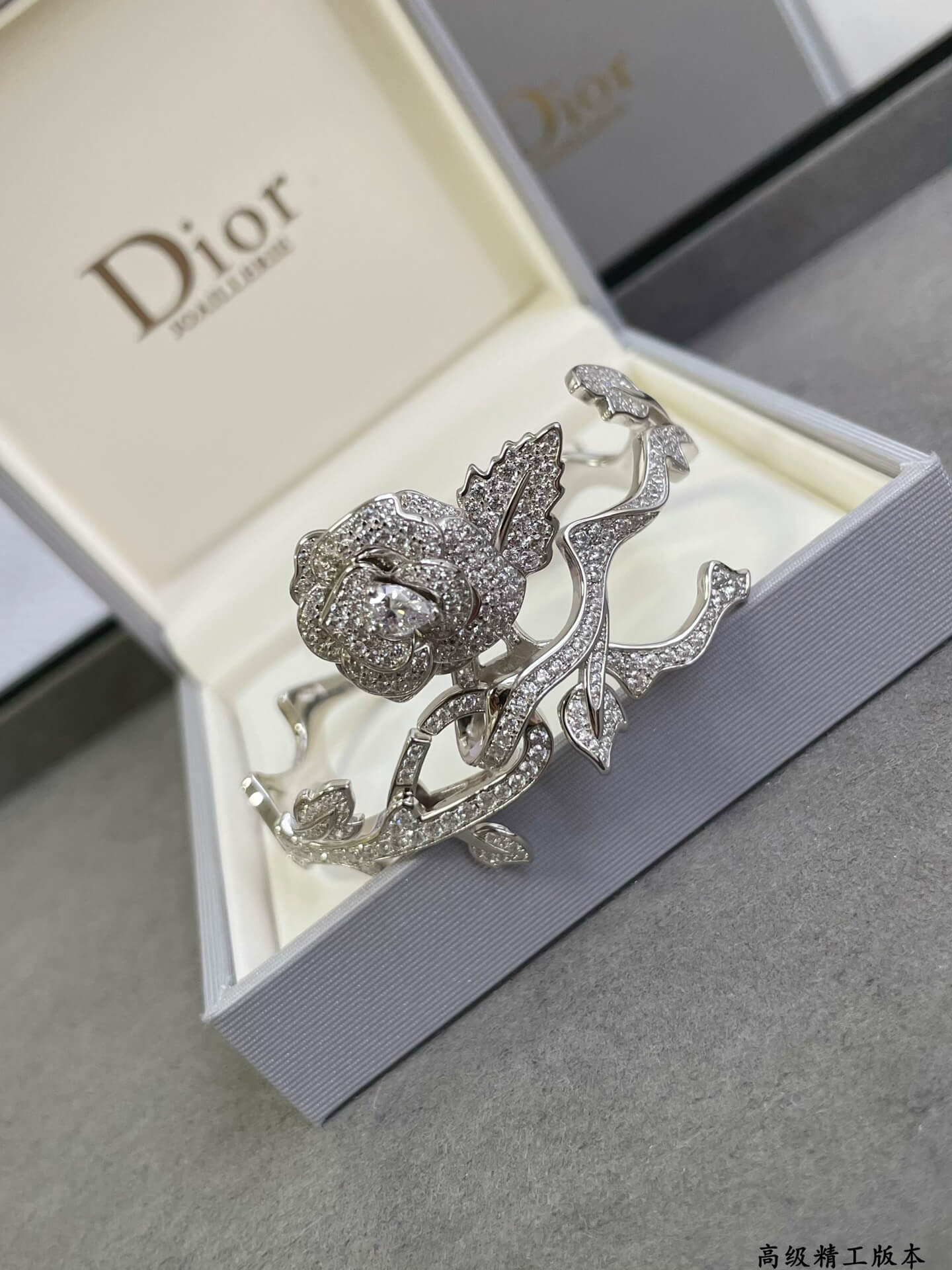 v gold plated dior luxury rose bracelet sz13168a2