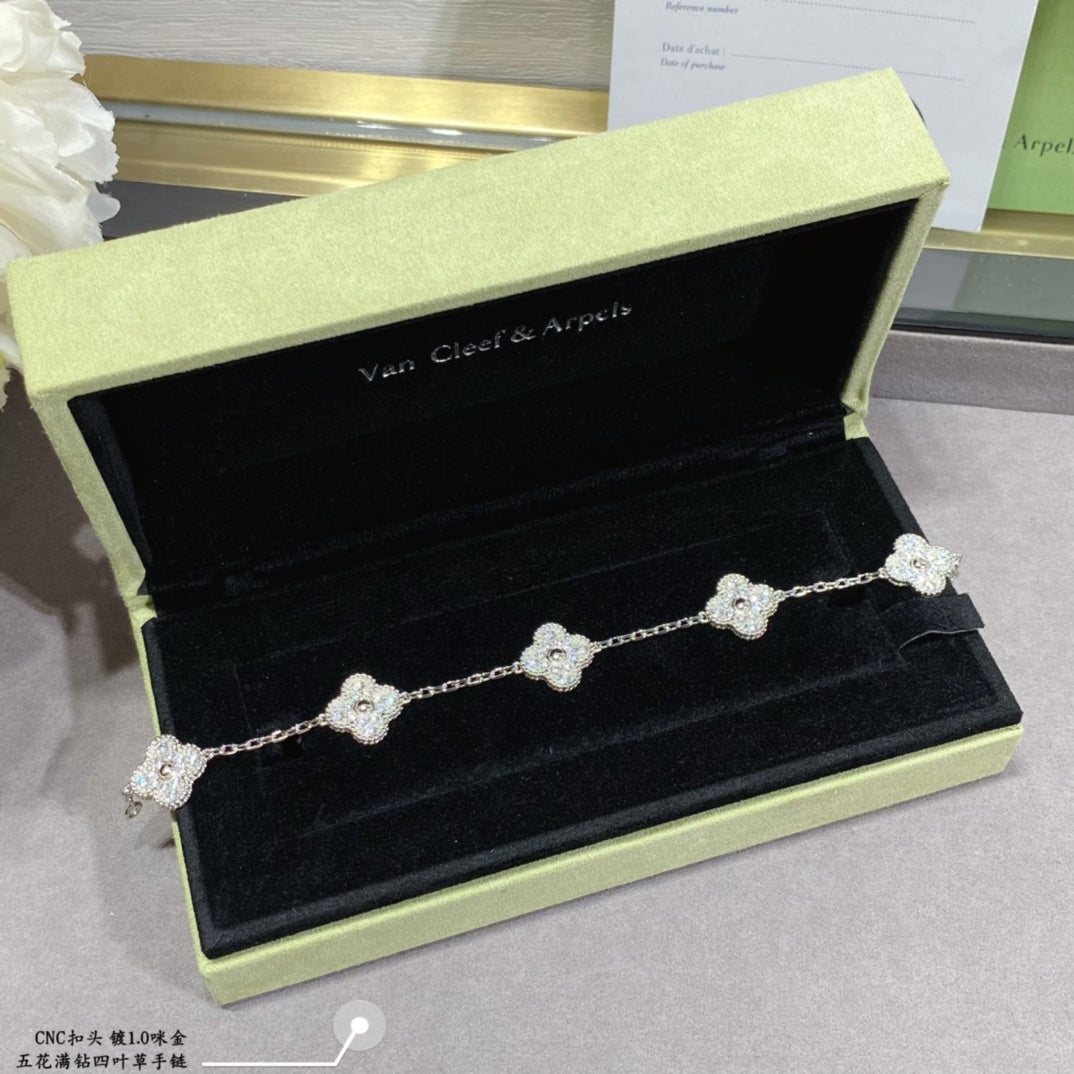 Full Diamond Five Flower Four Leaf Clover Bracelet MLD1127380