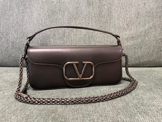 valentino borsa piccola a spalla garavani loco in vitello vlogosignacar 1133 maroon