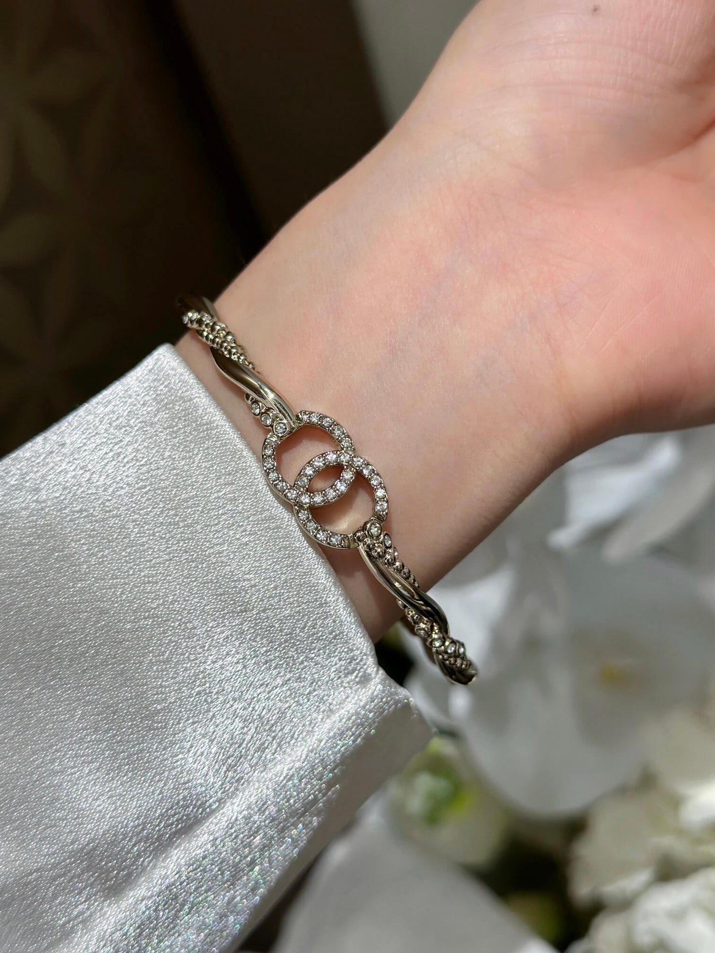 versatile double c twisted pattern diamond bracelet with light luxury small szc2