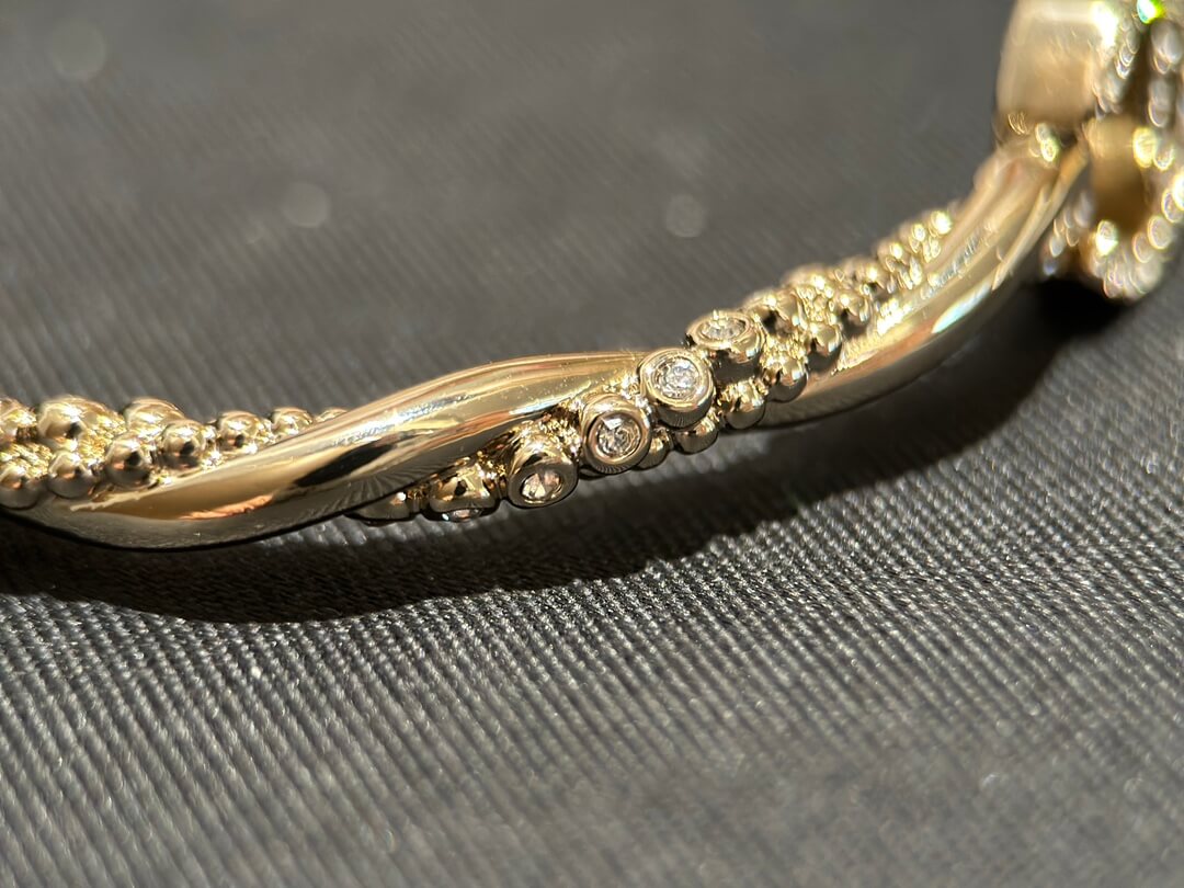 versatile double c twisted pattern diamond bracelet with light luxury small szc2