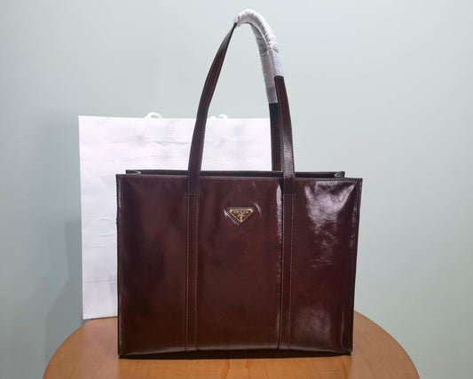 pra waxed leather tote bag premium designer handbag oversized commuter bag women water resistant durable work tote vintage inspired shoulder bag 2024 new collection 1bg460 dark red