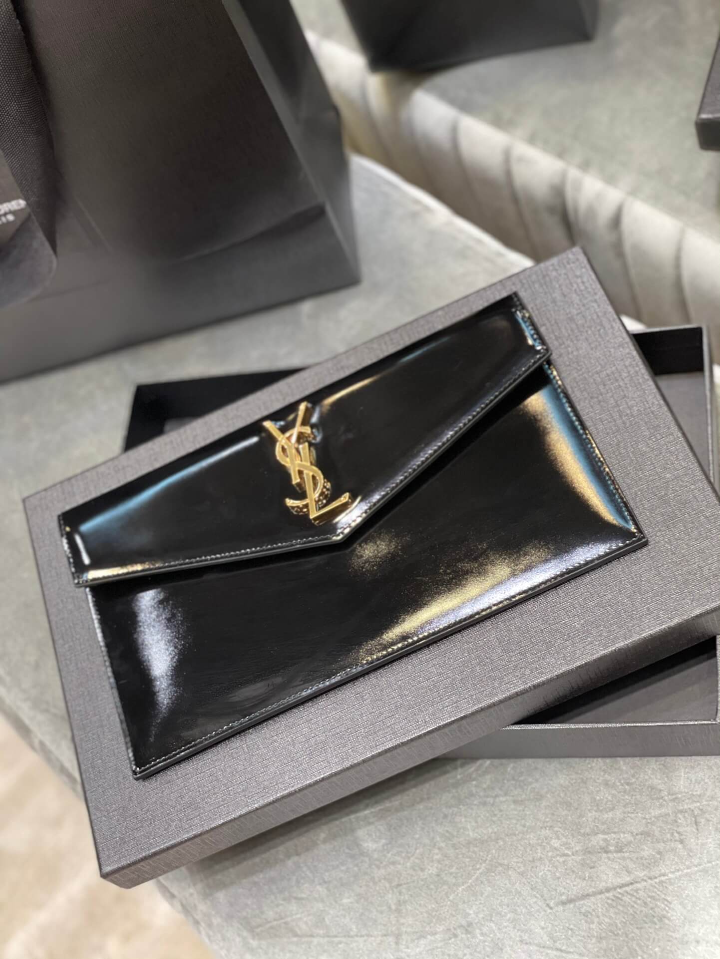 ys l 565739 clutch bag black plain shiny real leather free shipping