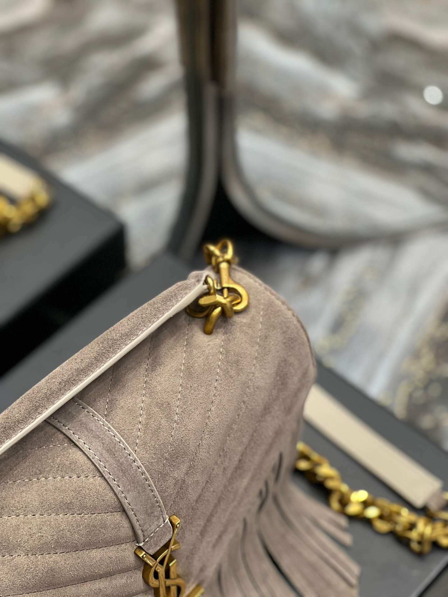 college medium chain bag in light suede with fringes grey 392737