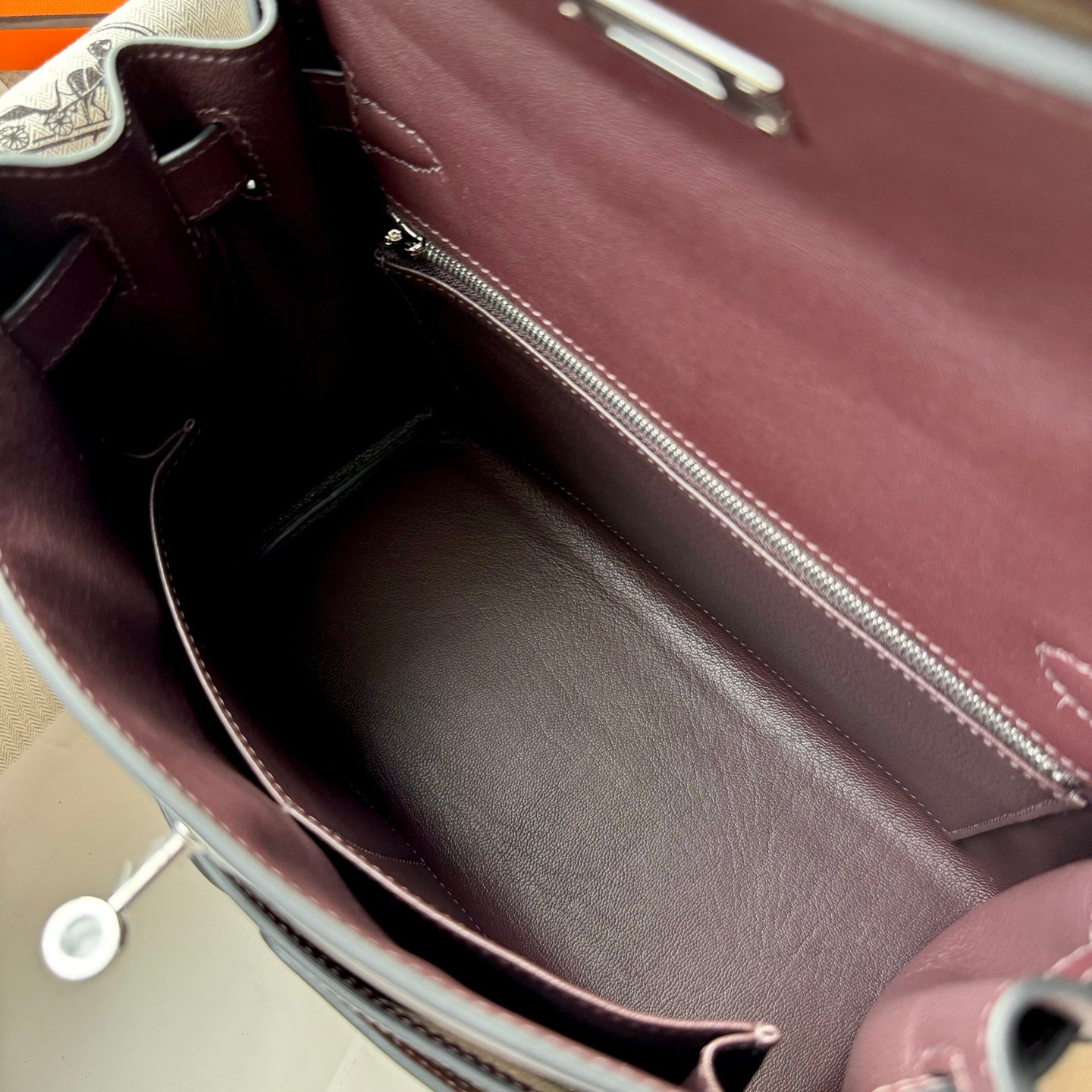 Hermes Kelly 28 Cargo Swift Trench Beige Silver Hardware hm2607303-2