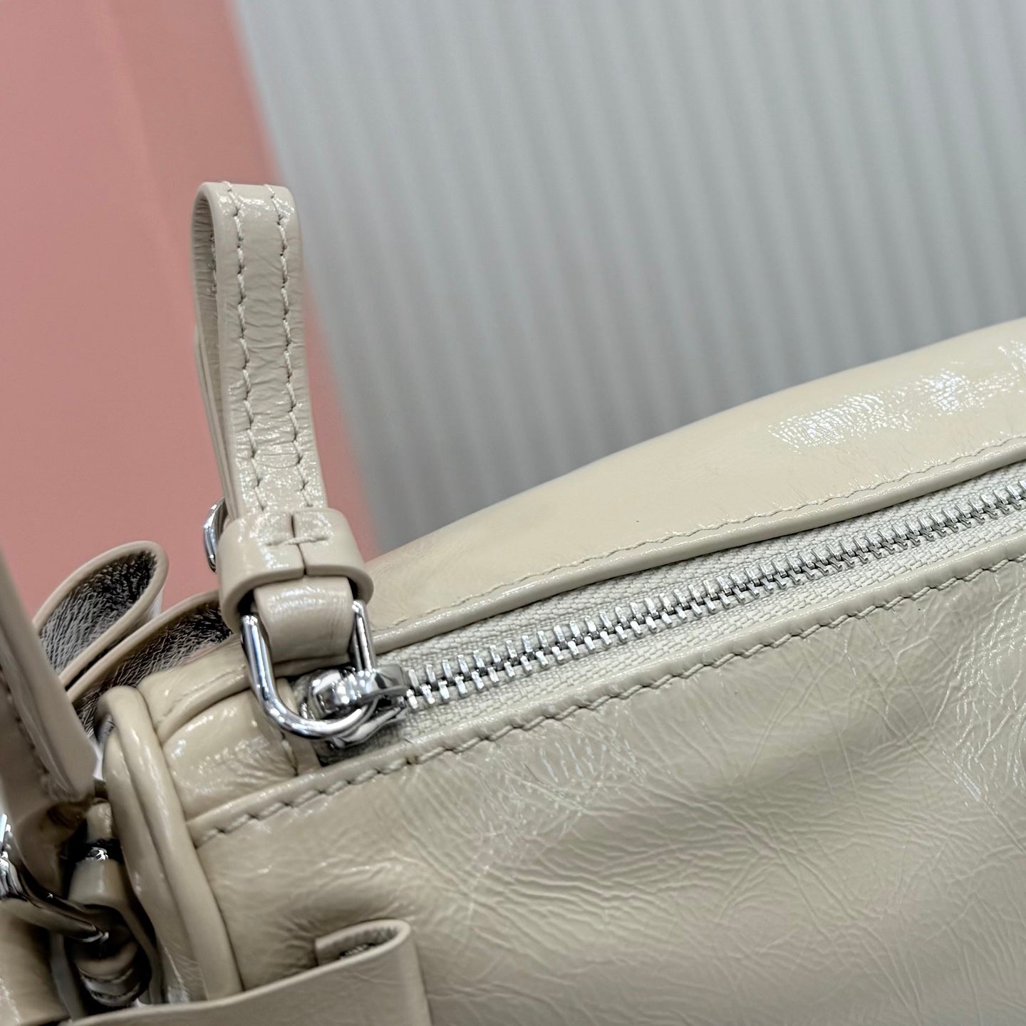 Miu Miu Classic Shoulder Bag Beige Patent Leather 5NE029