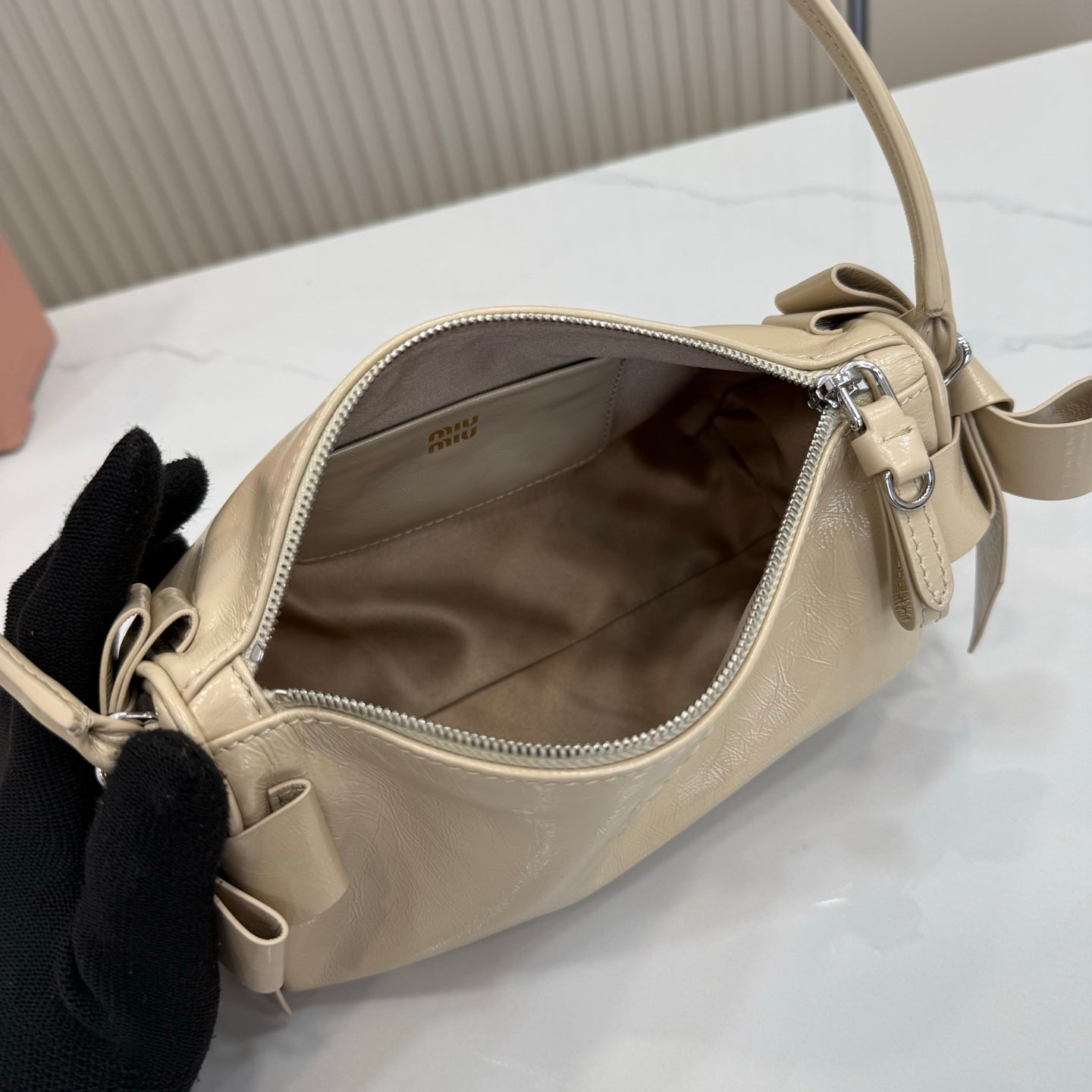 Miu Miu Classic Shoulder Bag Beige Patent Leather 5NE029