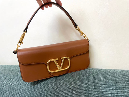 valentino borsa piccola a spalla garavani loco in vitello vlogosignacar 1133 brown