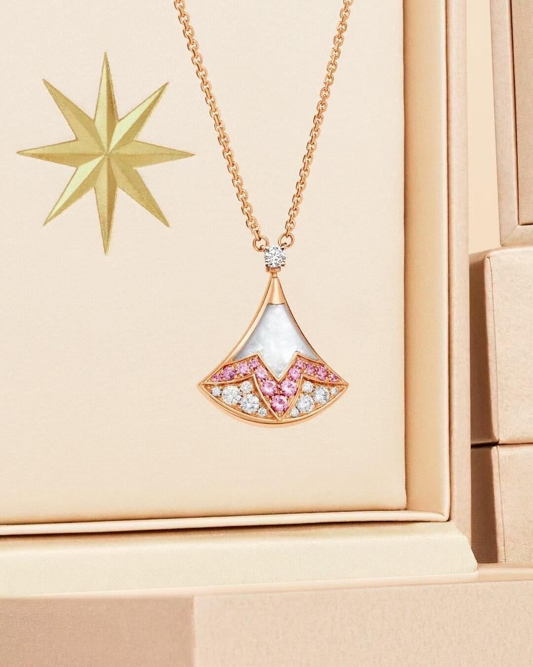 BVLGARI Necklace White Shell MLD10053