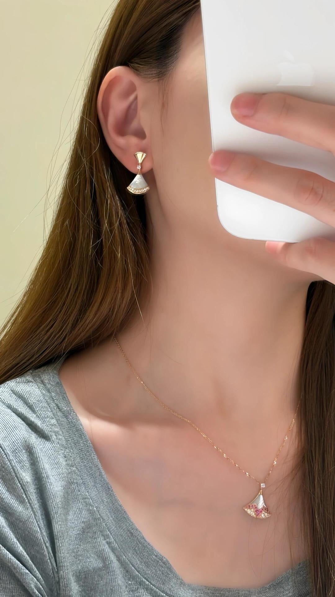 BVLGARI Necklace White Shell MLD10053