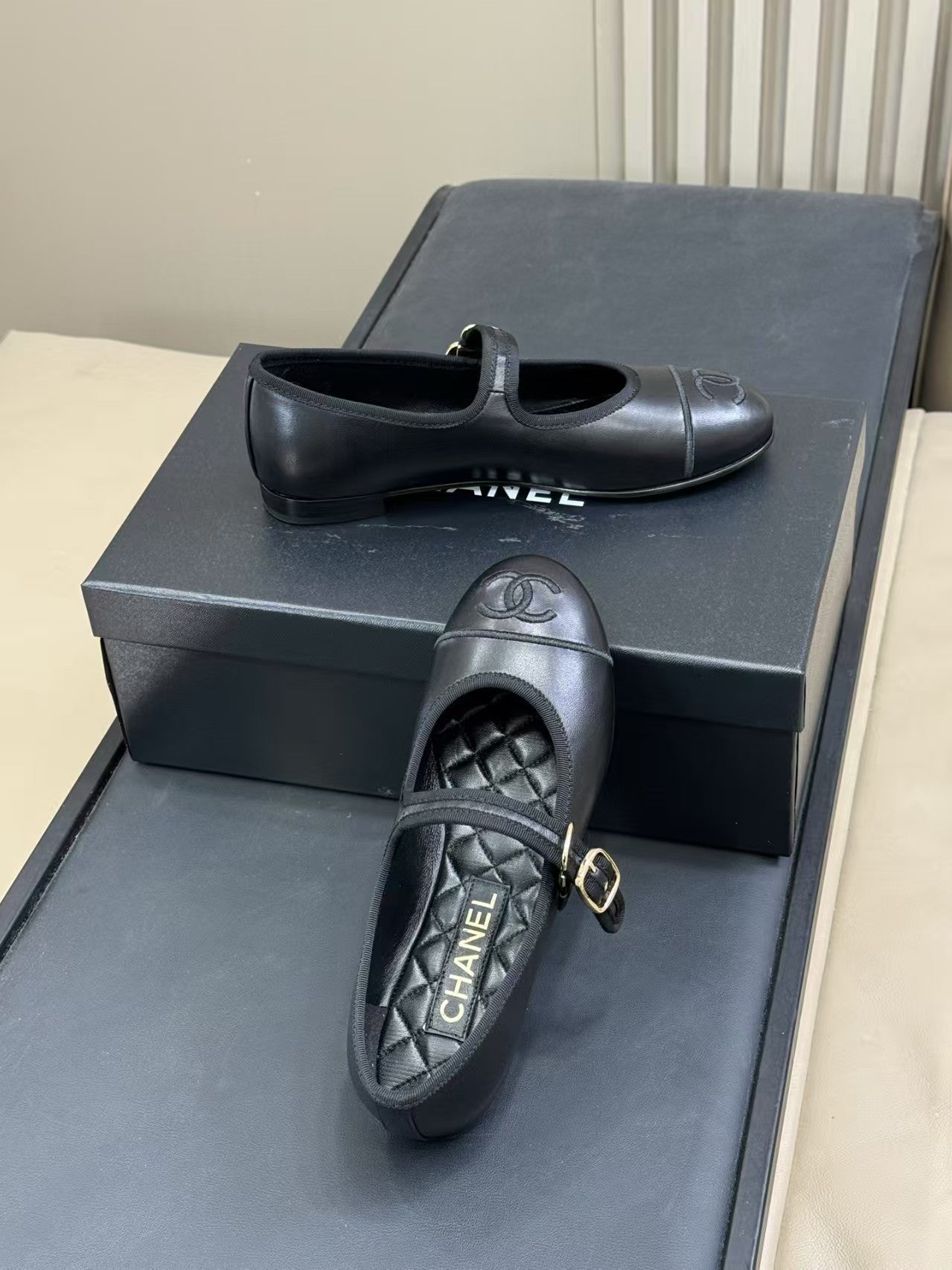 CHA MARY JANES Lambskin Black Sandle