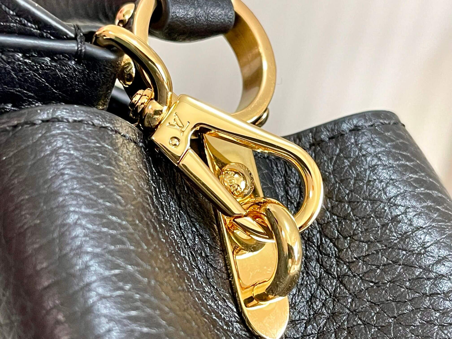 m59066 m48865 capucines mini shoulder handbag black