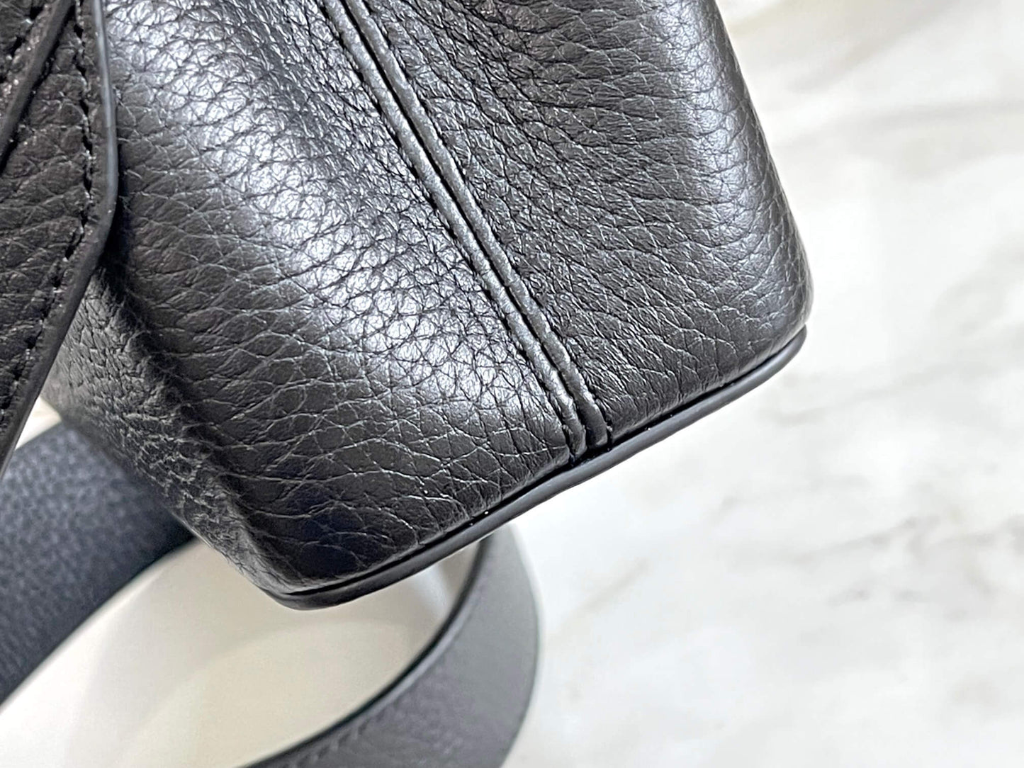 m59066 m48865 capucines mini shoulder handbag black