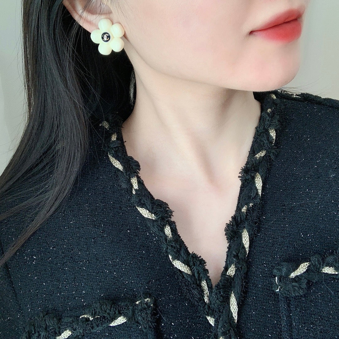 cha cc earrings sunflower earnails free shipping