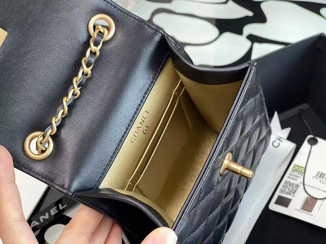 cha shoulder bag black