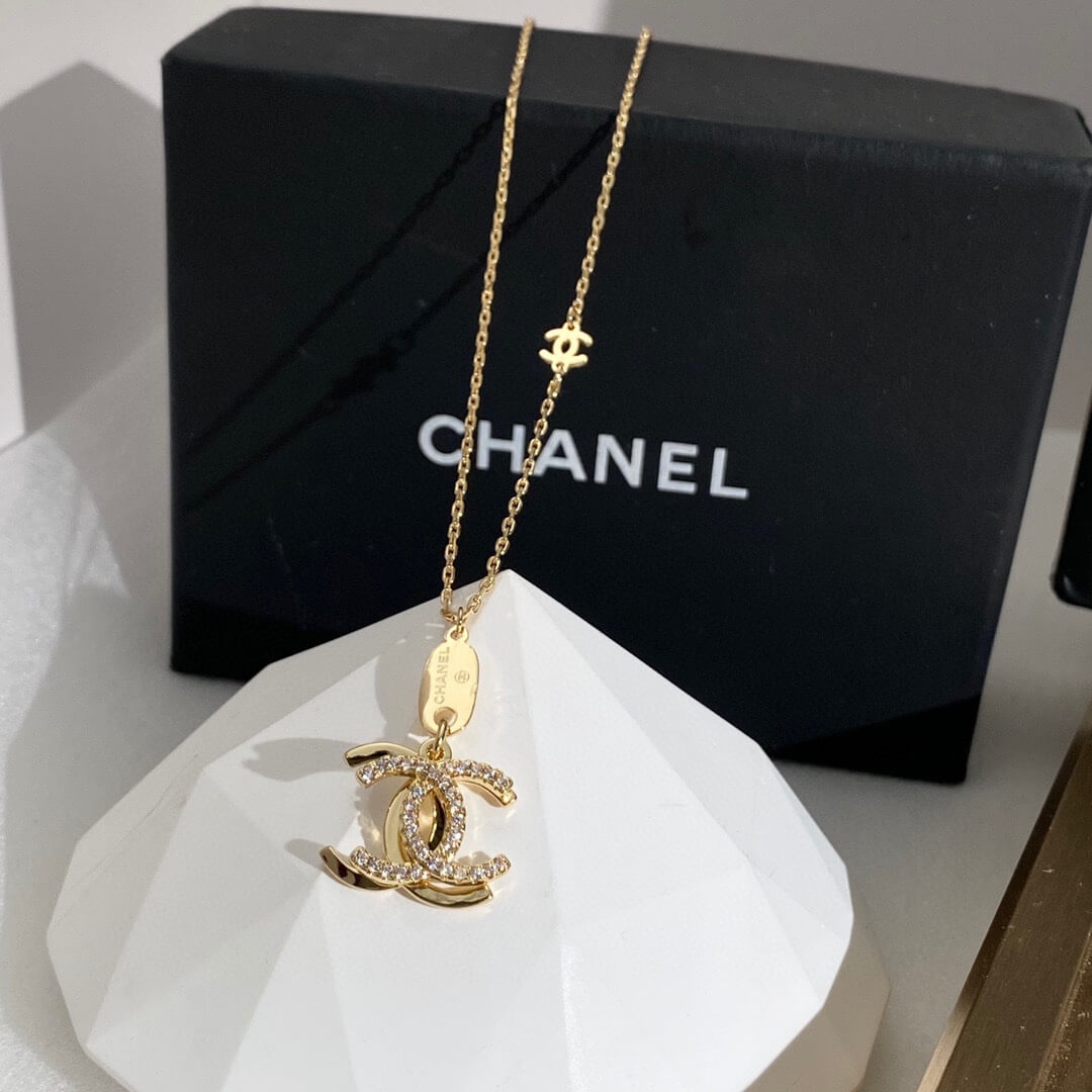 chane necklace gold with pearl free shipping in may